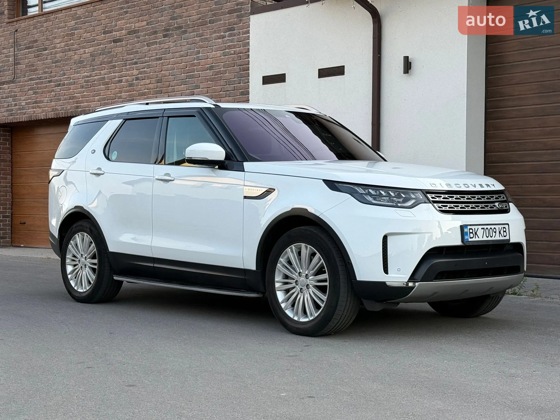 2018 Land Rover Discovery - мініатюра 31