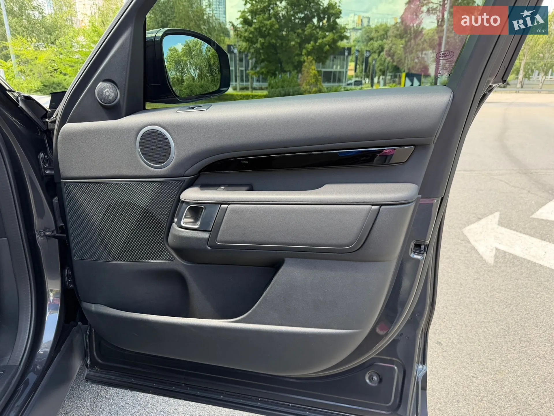 2020 Land Rover Discovery - мініатюра 21