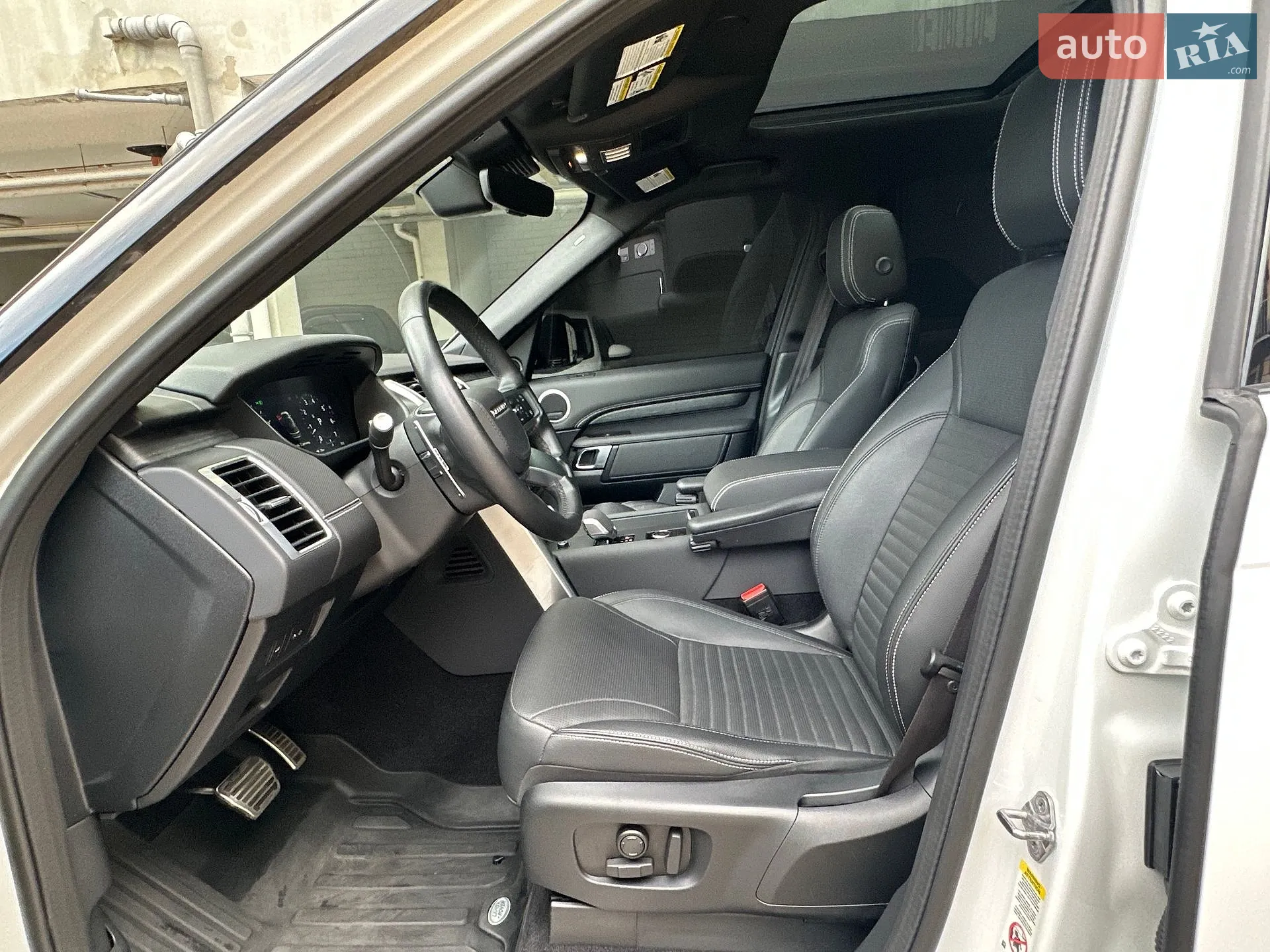 2023 Land Rover Discovery - мініатюра 35
