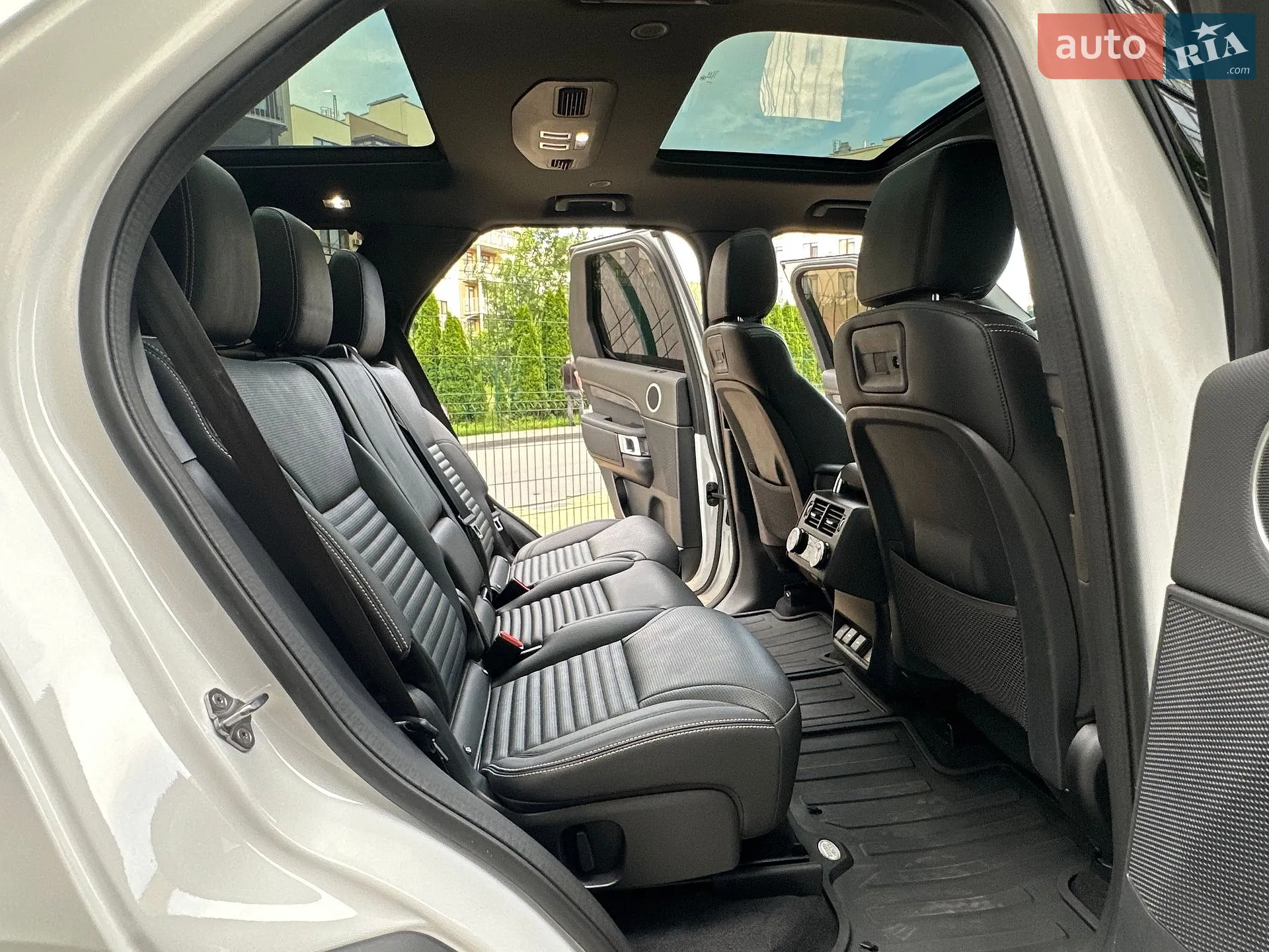 2023 Land Rover Discovery - мініатюра 40