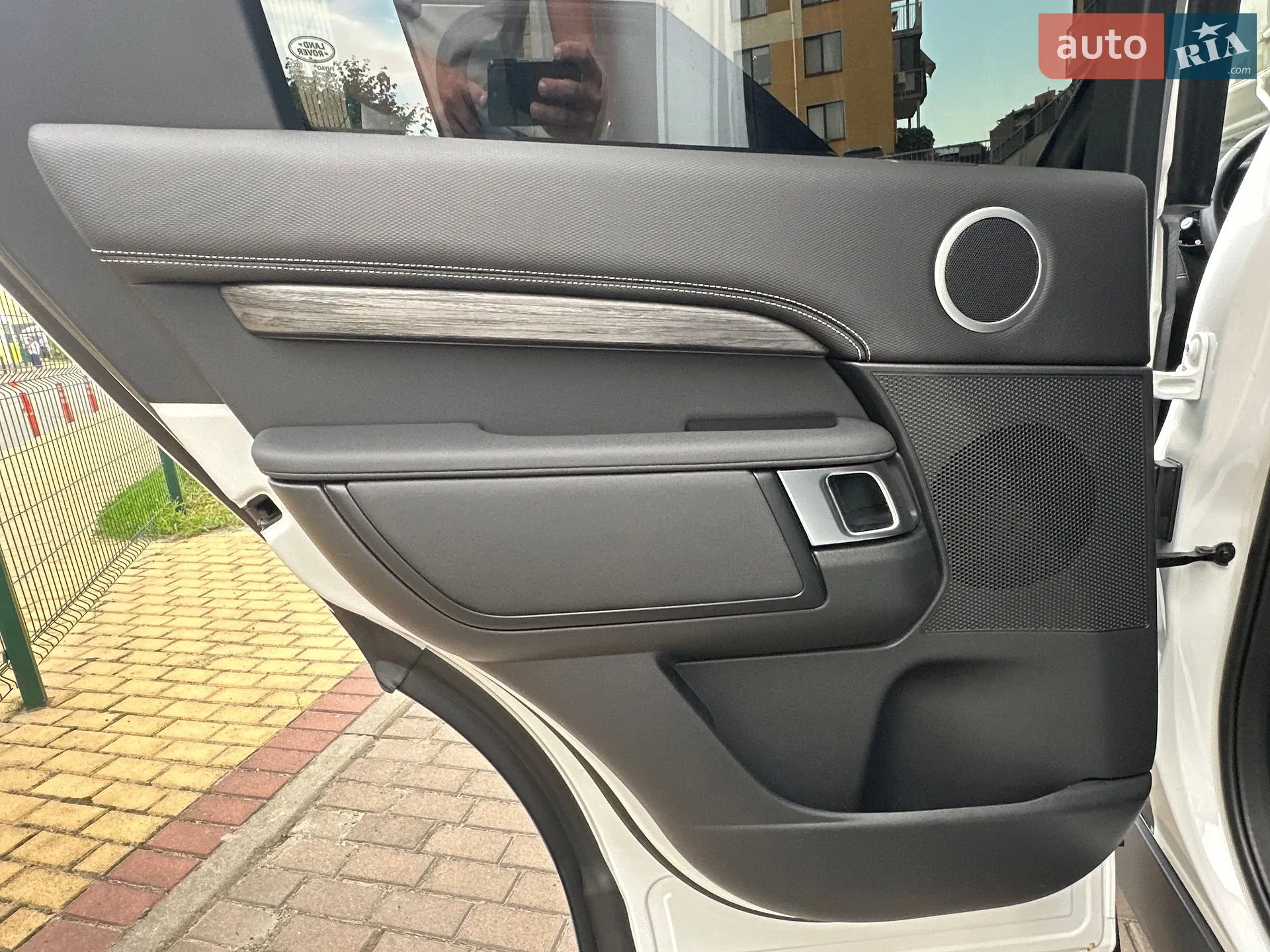 2023 Land Rover Discovery - мініатюра 50