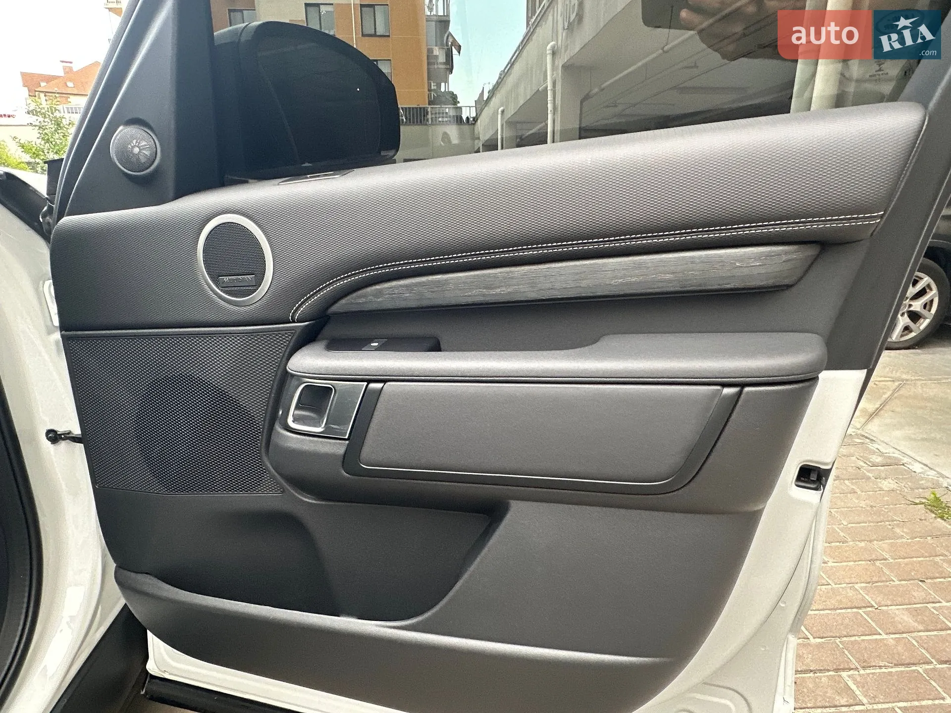 2023 Land Rover Discovery - мініатюра 52