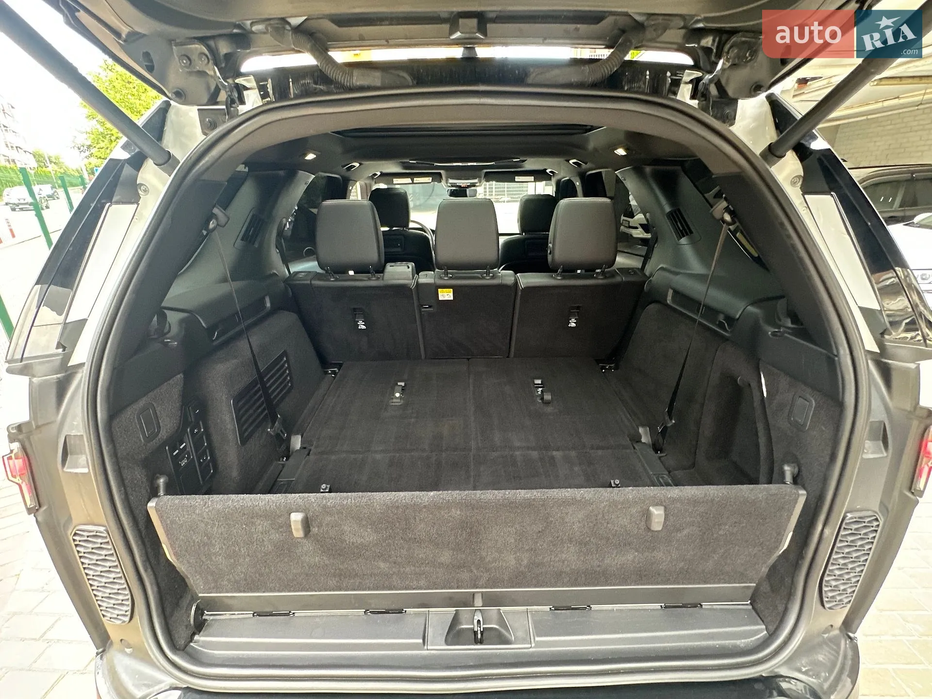 2023 Land Rover Discovery - мініатюра 57