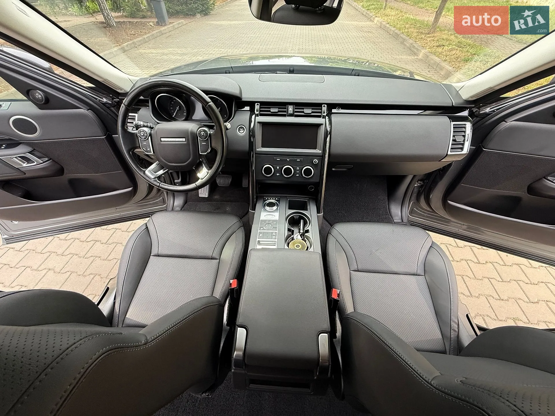 2018 Land Rover Discovery - мініатюра 40