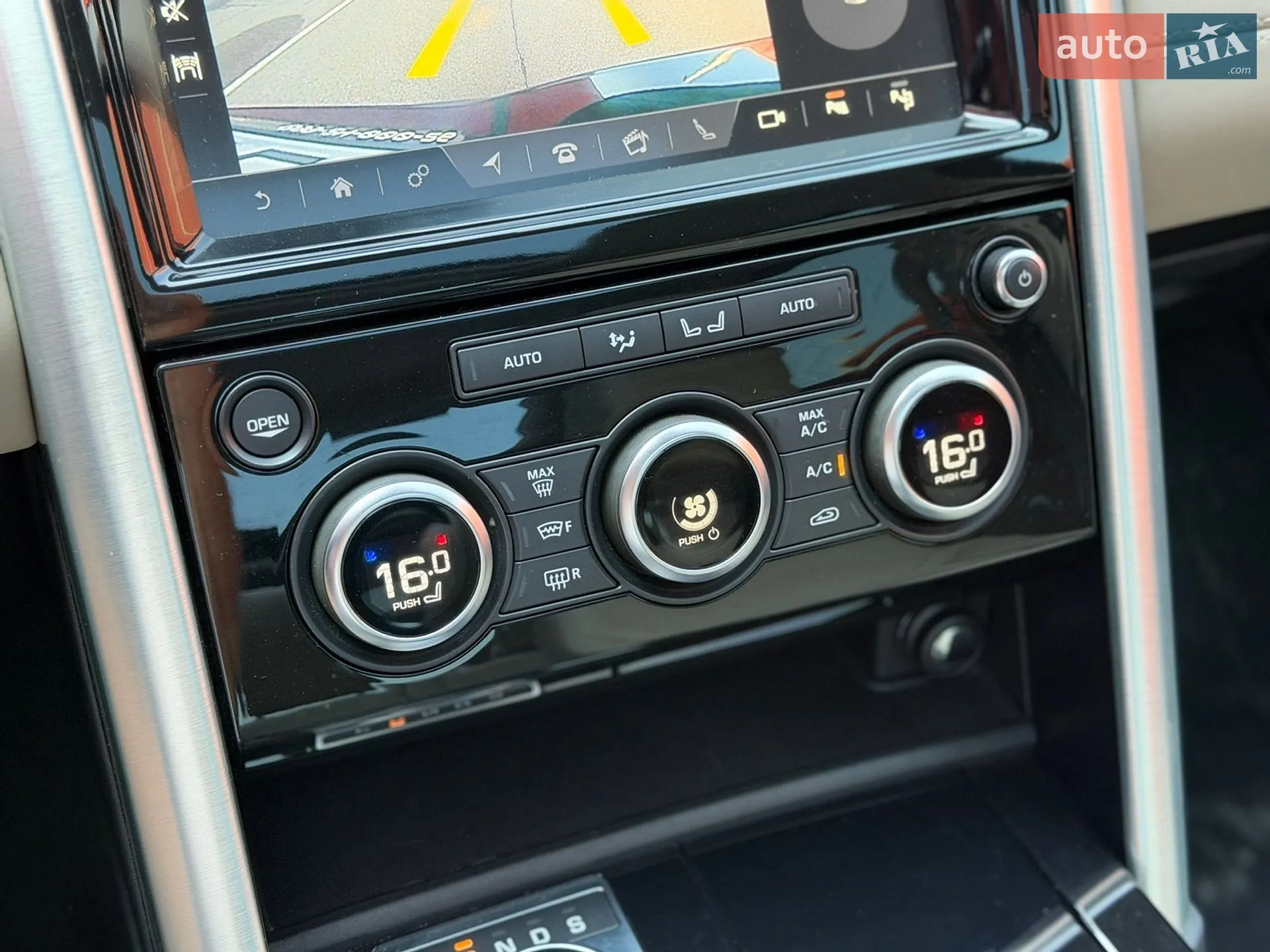 2019 Land Rover Discovery - мініатюра 18