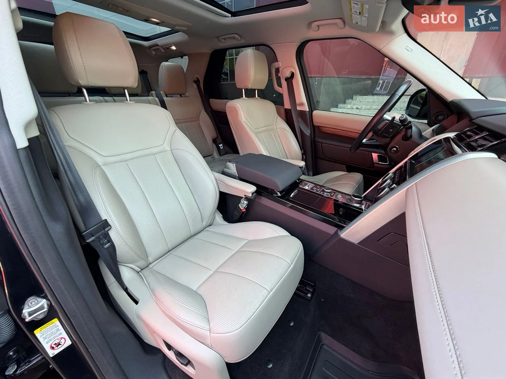 2019 Land Rover Discovery - мініатюра 28