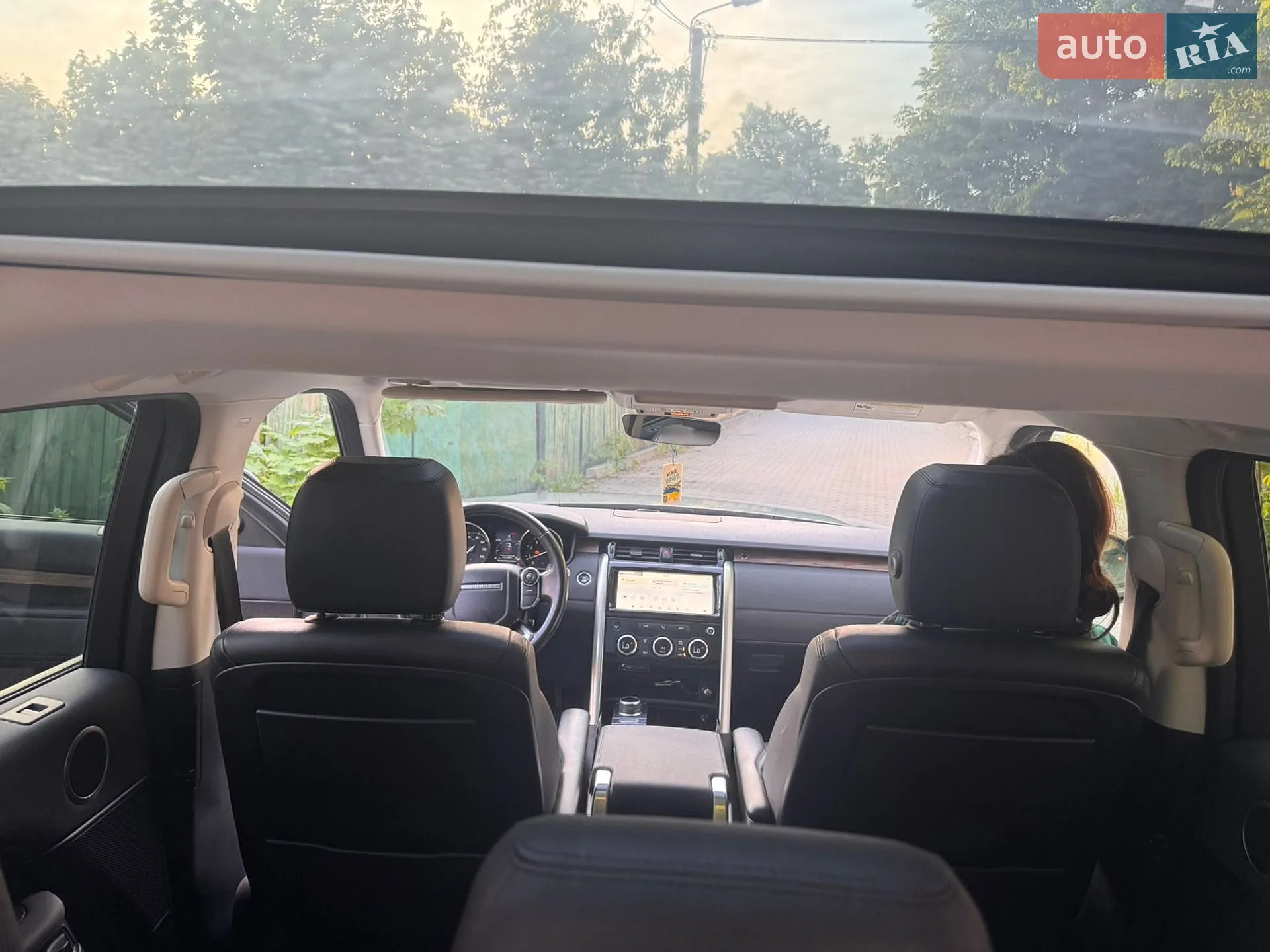 2017 Land Rover Discovery - мініатюра 47