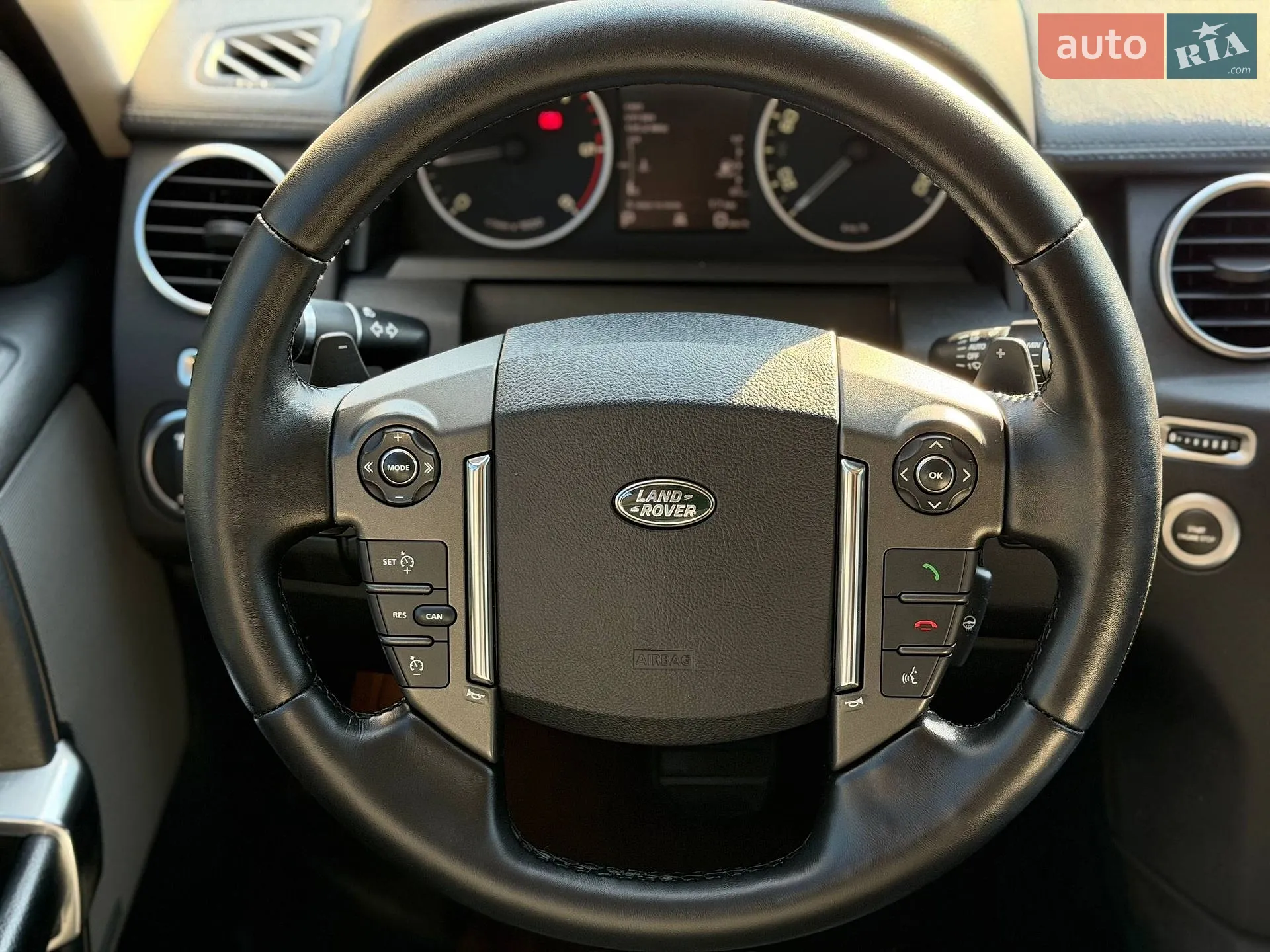 2015 Land Rover Discovery - мініатюра 24