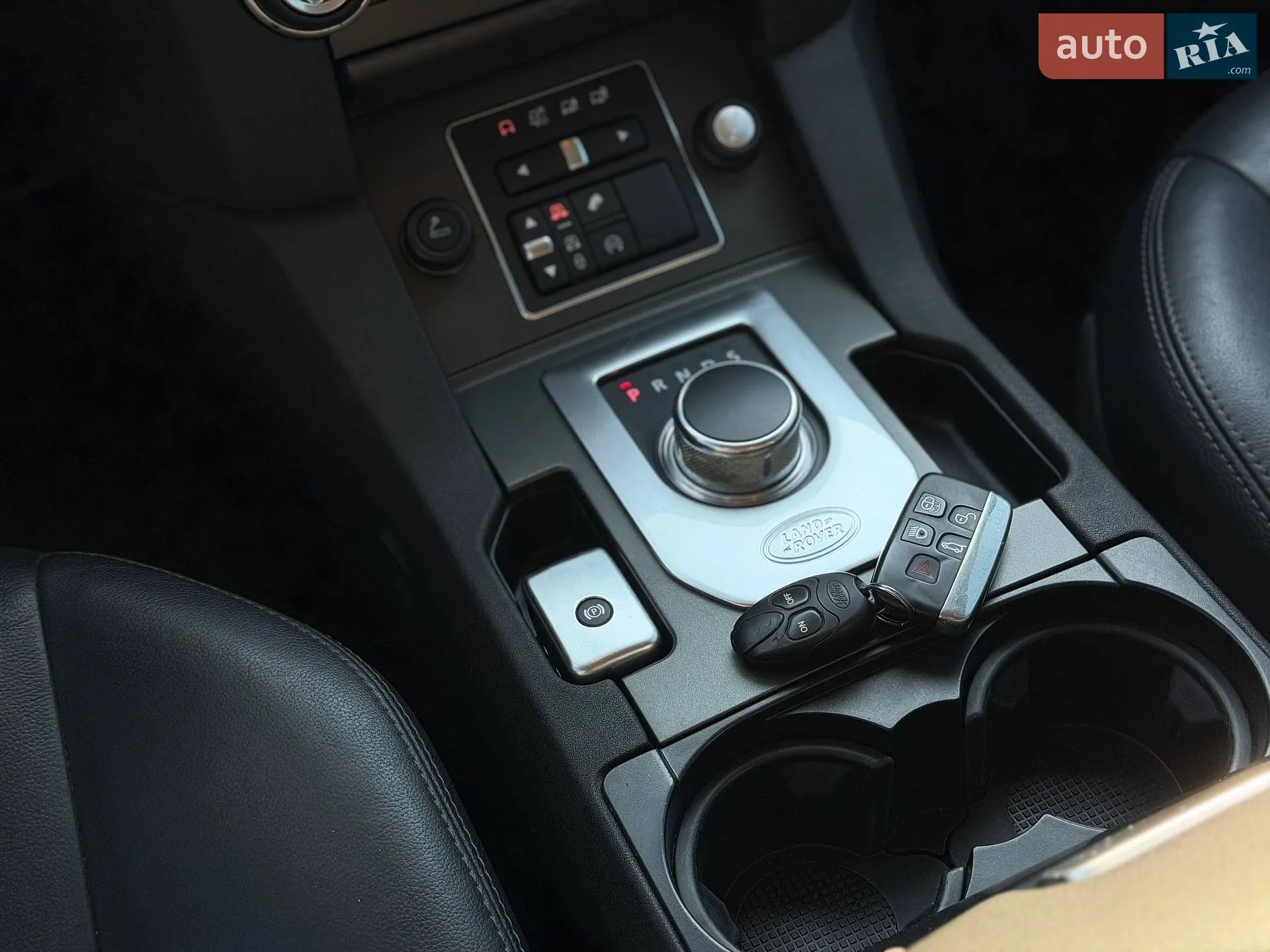 2015 Land Rover Discovery - мініатюра 26