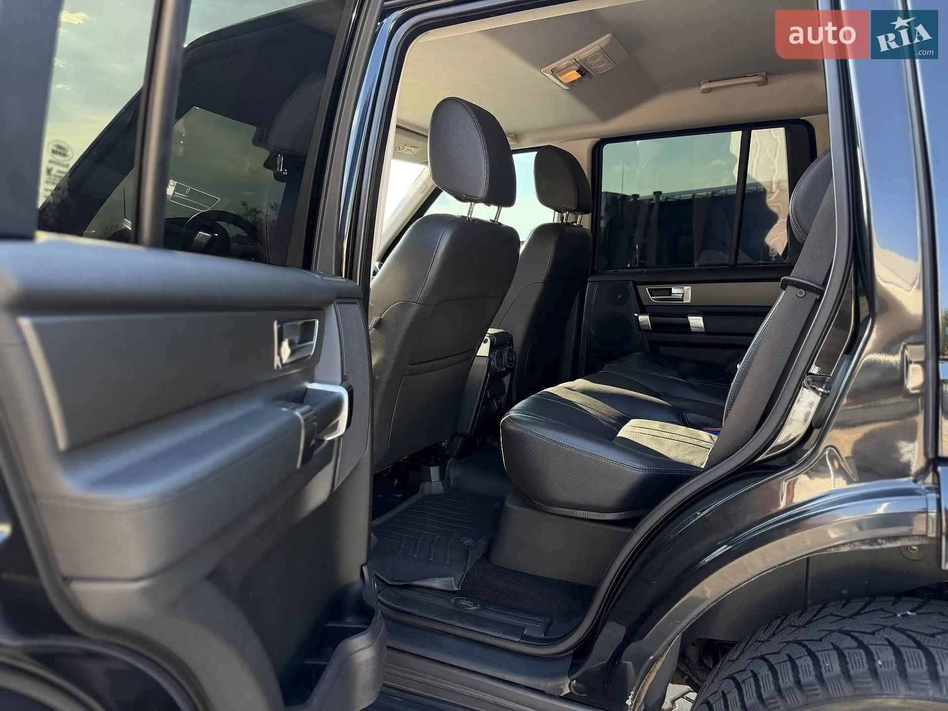 2015 Land Rover Discovery - мініатюра 31
