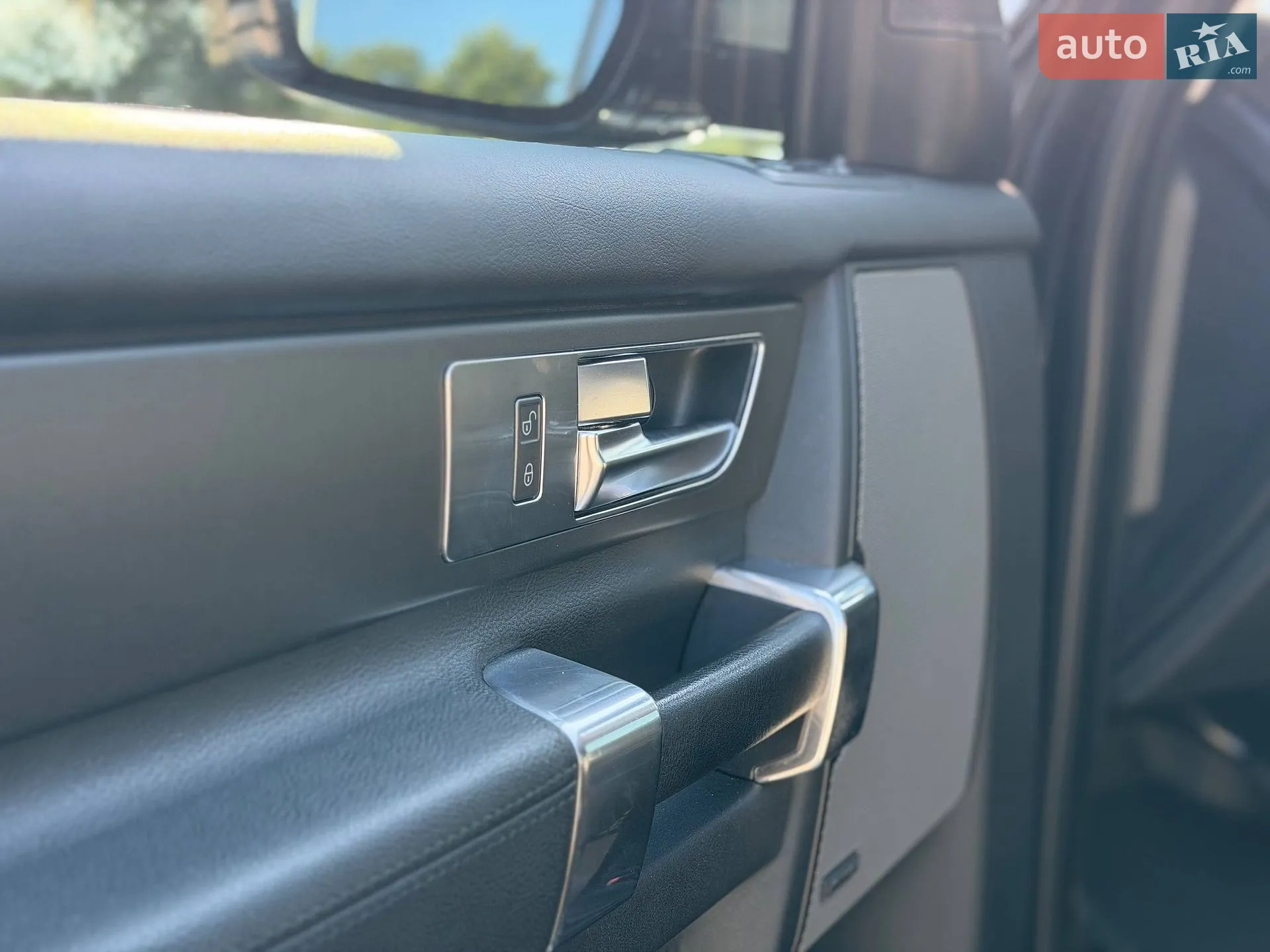 2015 Land Rover Discovery - мініатюра 33