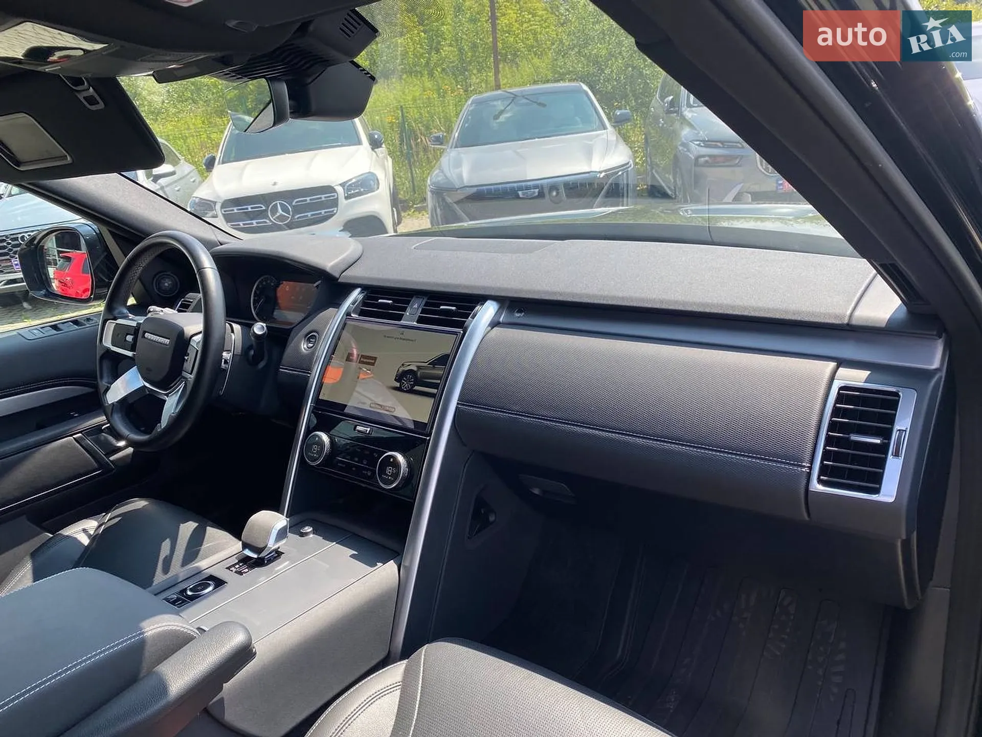 2023 Land Rover Discovery - мініатюра 9