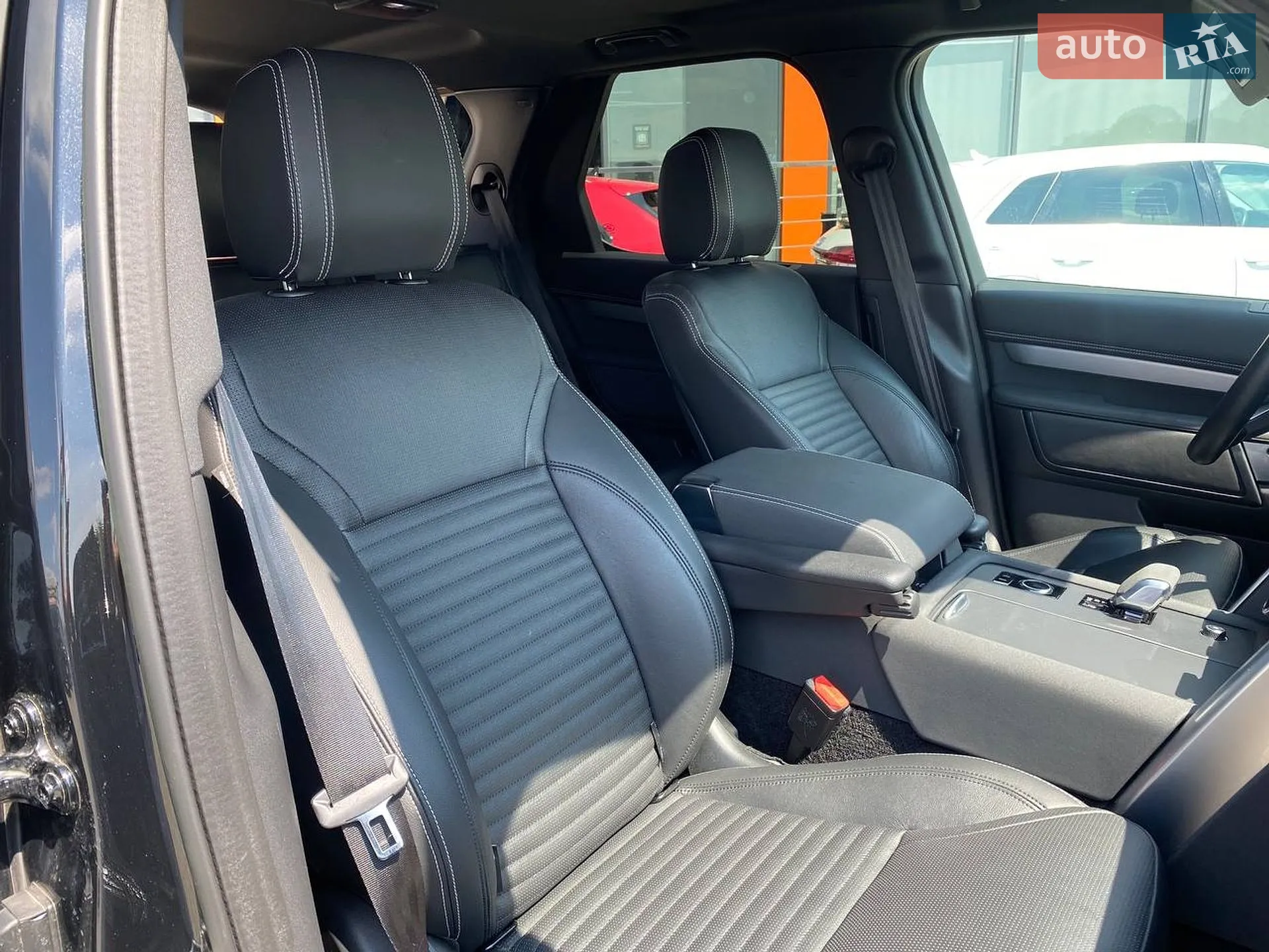 2023 Land Rover Discovery - мініатюра 28