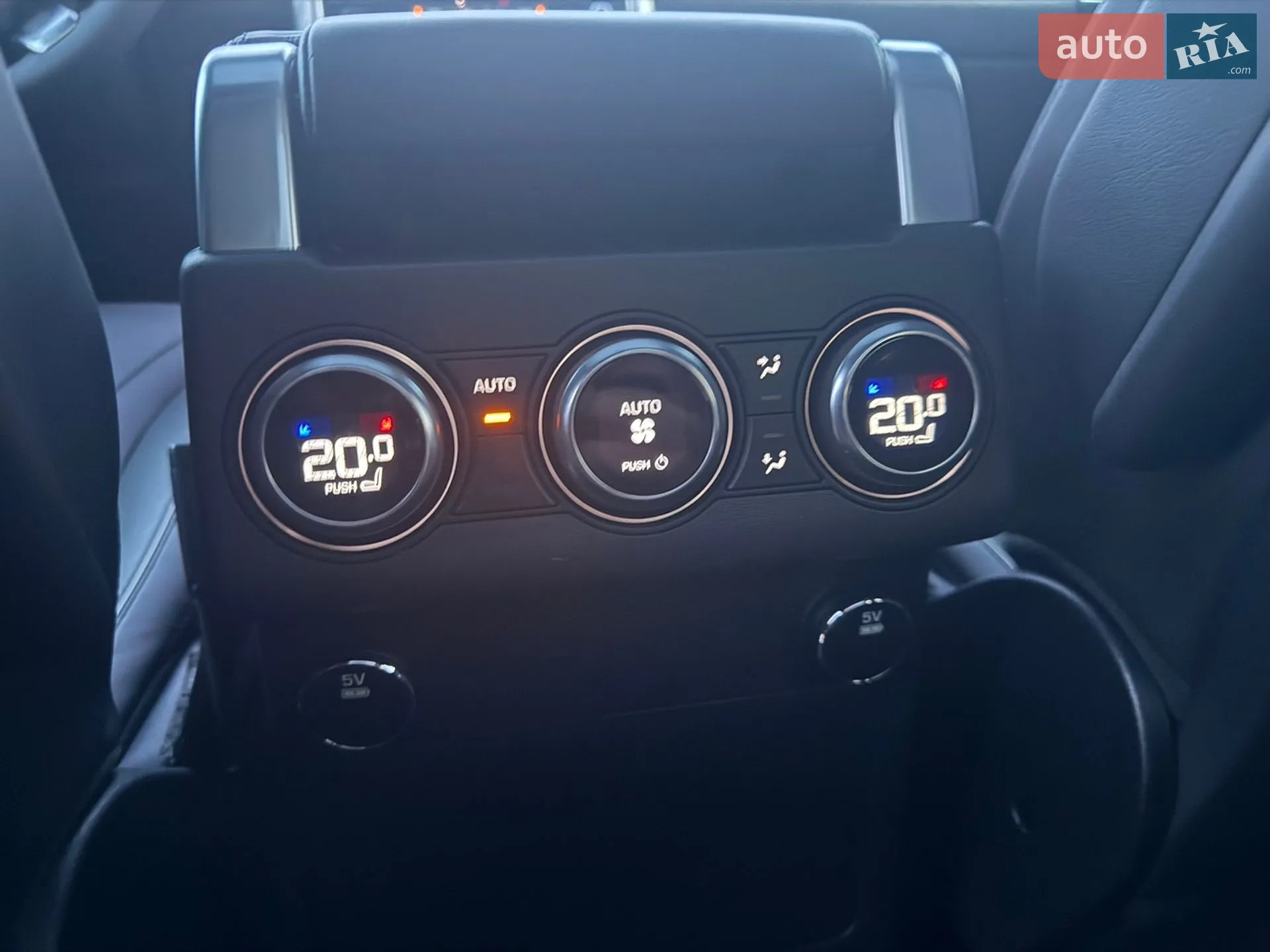 2017 Land Rover Discovery - мініатюра 33