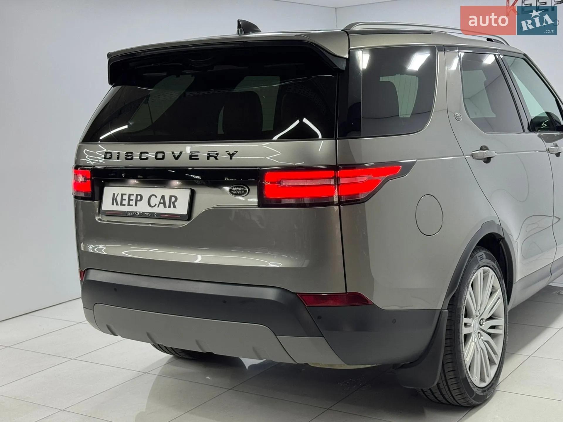 2017 Land Rover Discovery - мініатюра 16
