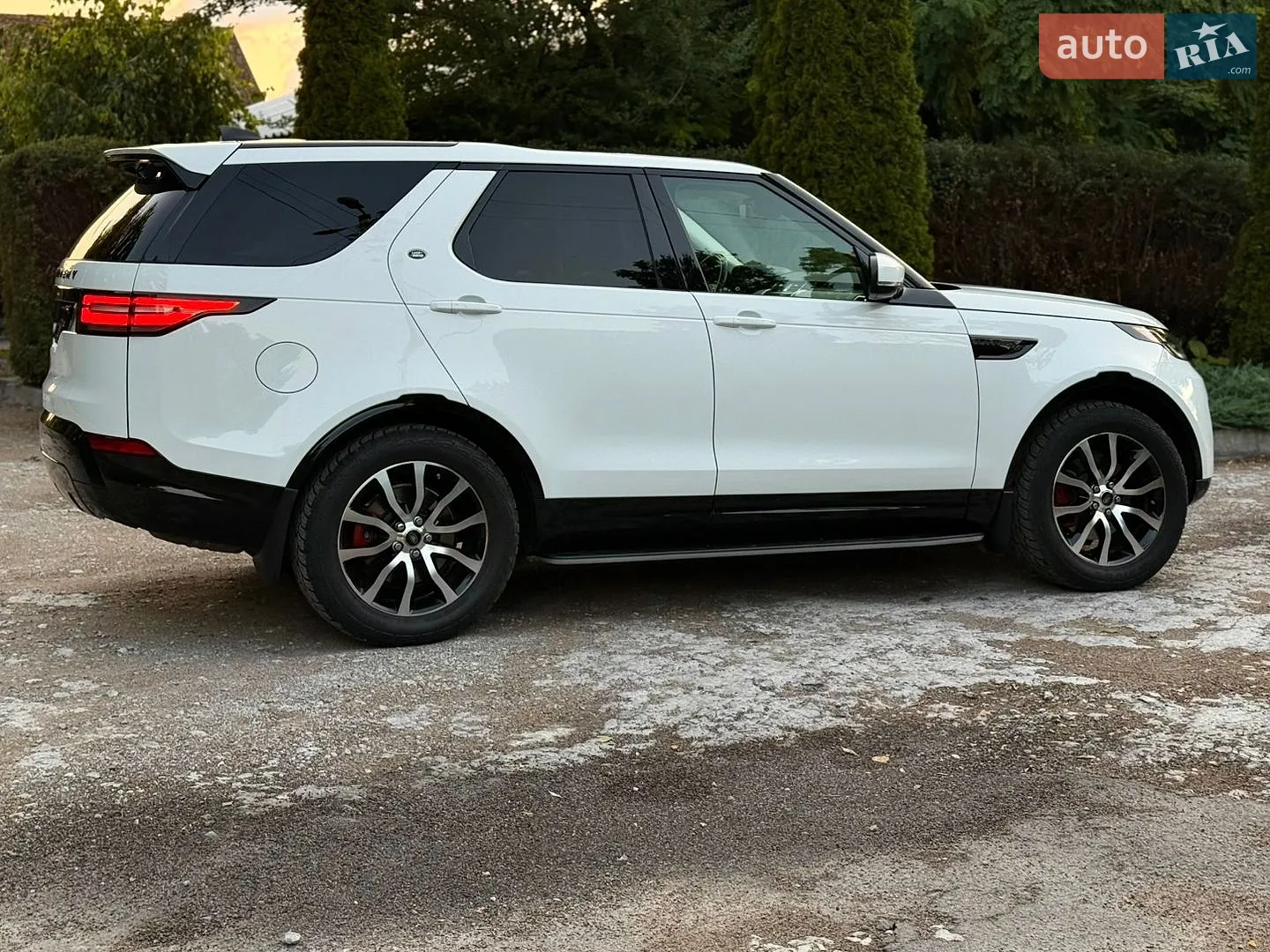 2017 Land Rover Discovery - мініатюра 11