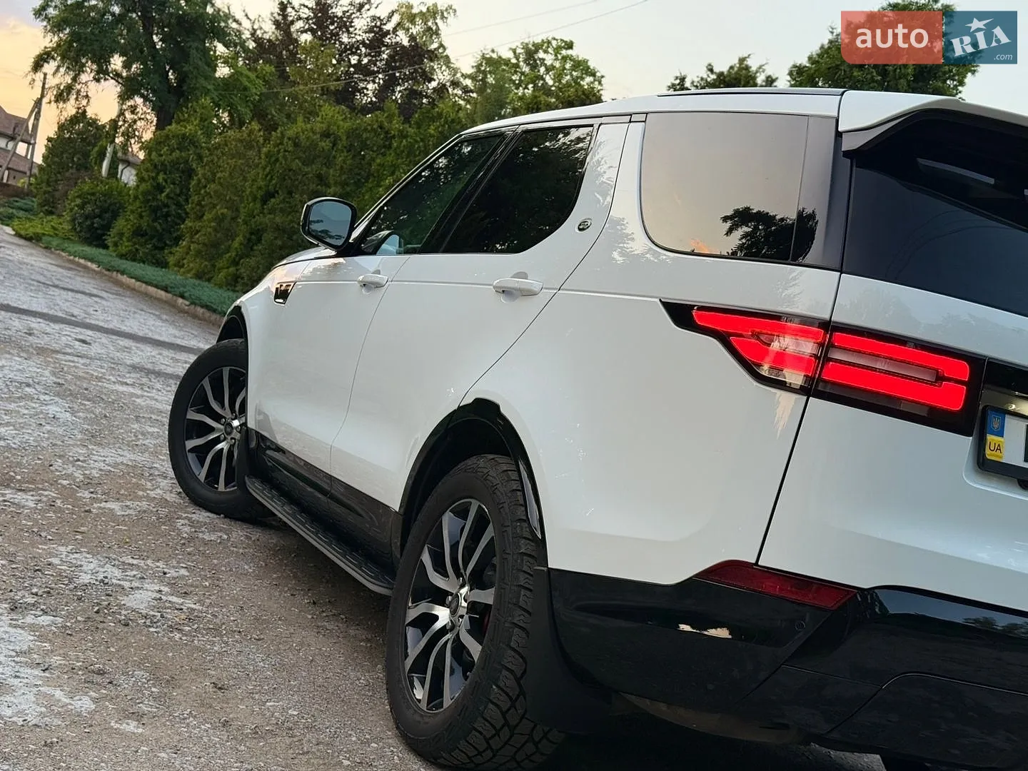 2017 Land Rover Discovery - мініатюра 26