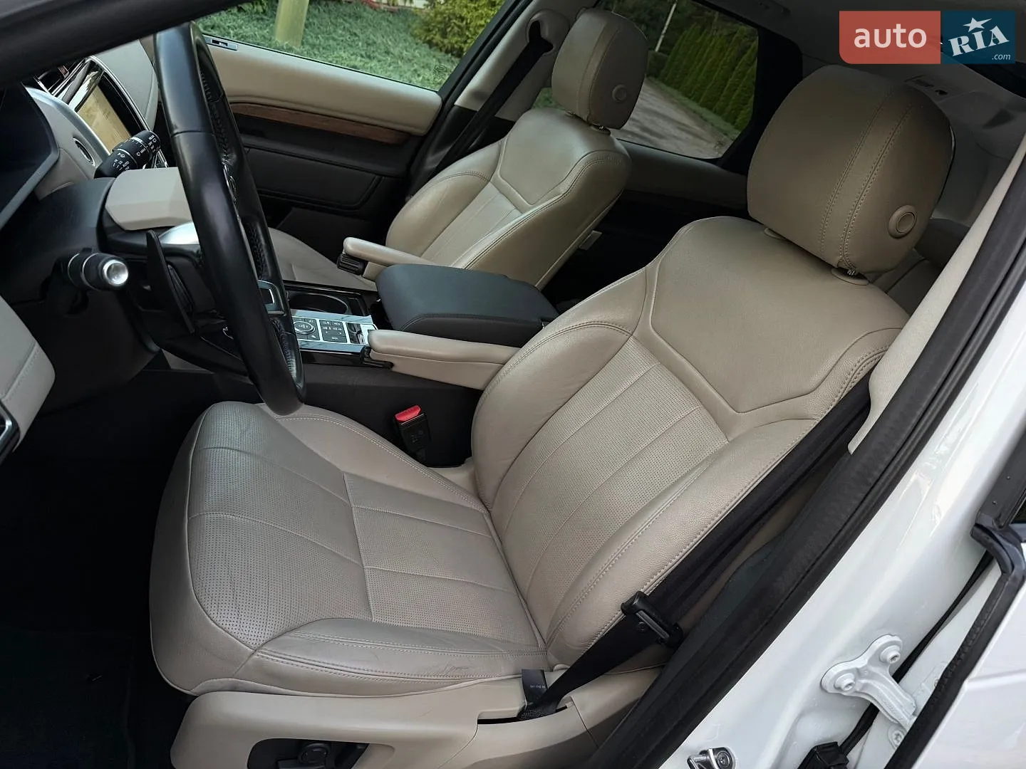 2017 Land Rover Discovery - мініатюра 36