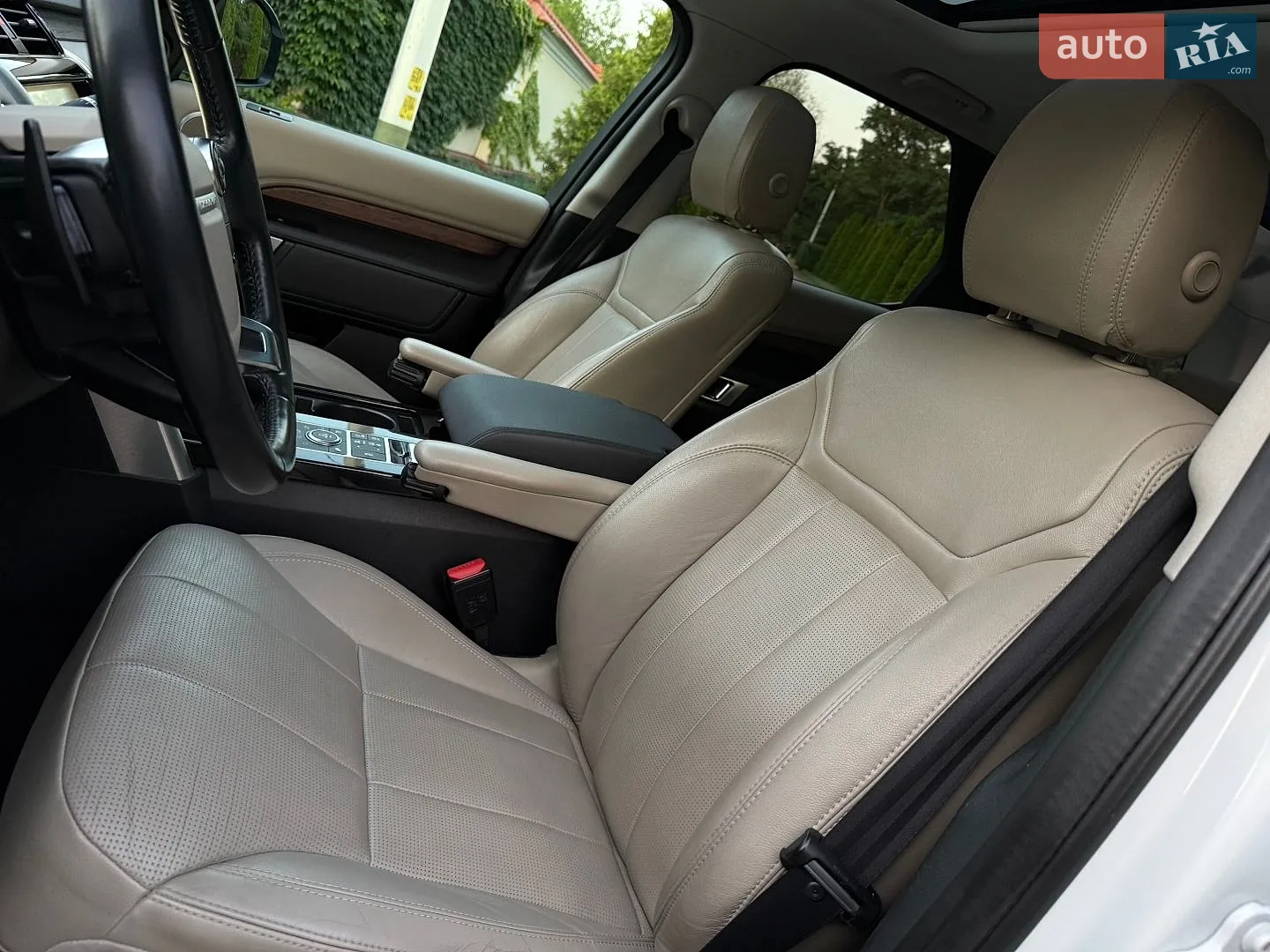 2017 Land Rover Discovery - мініатюра 37