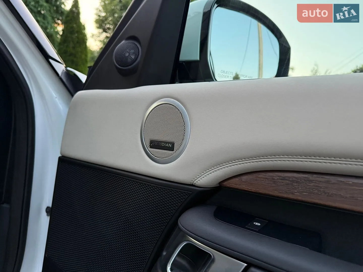 2017 Land Rover Discovery - мініатюра 54