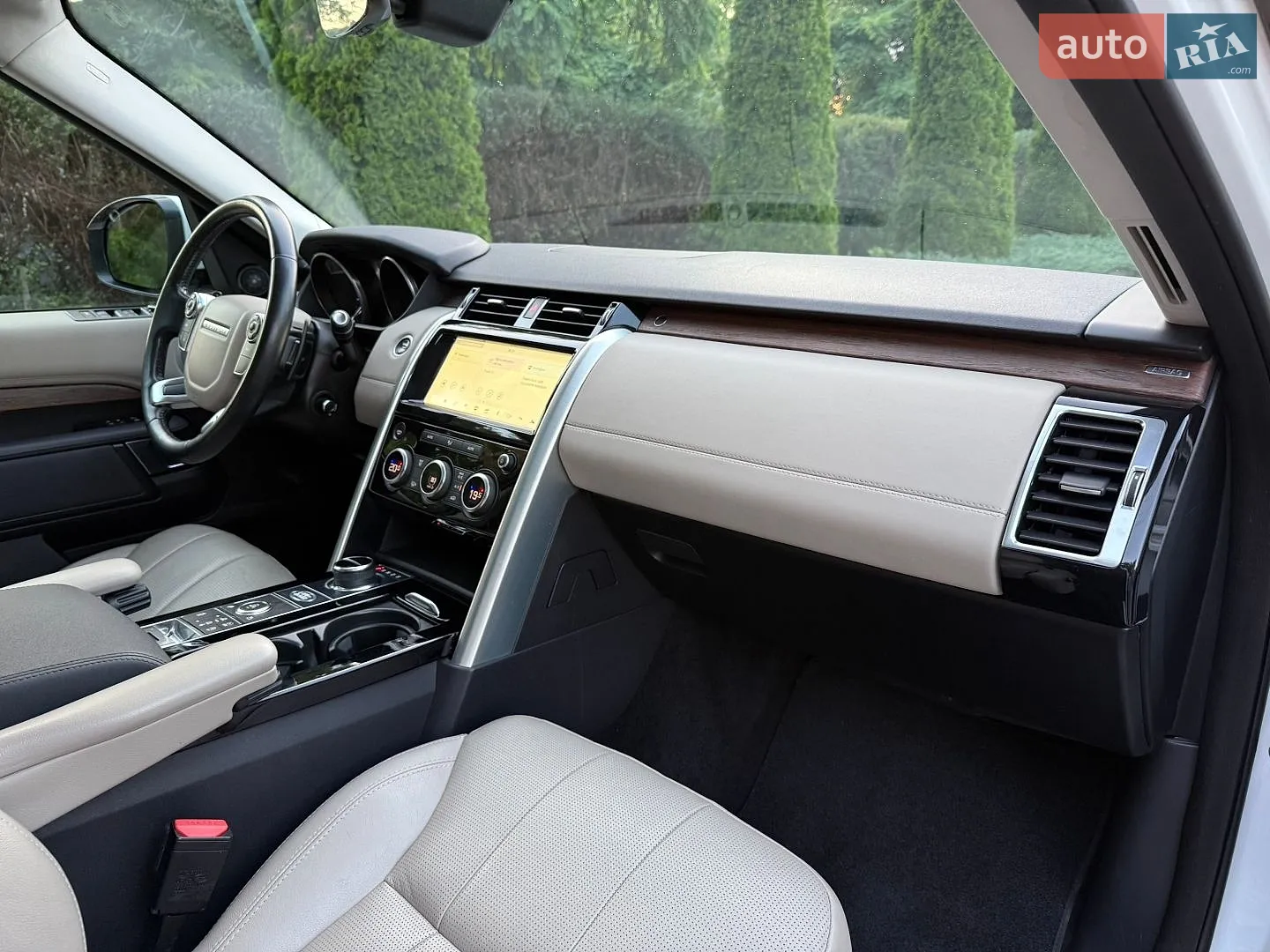 2017 Land Rover Discovery - мініатюра 57