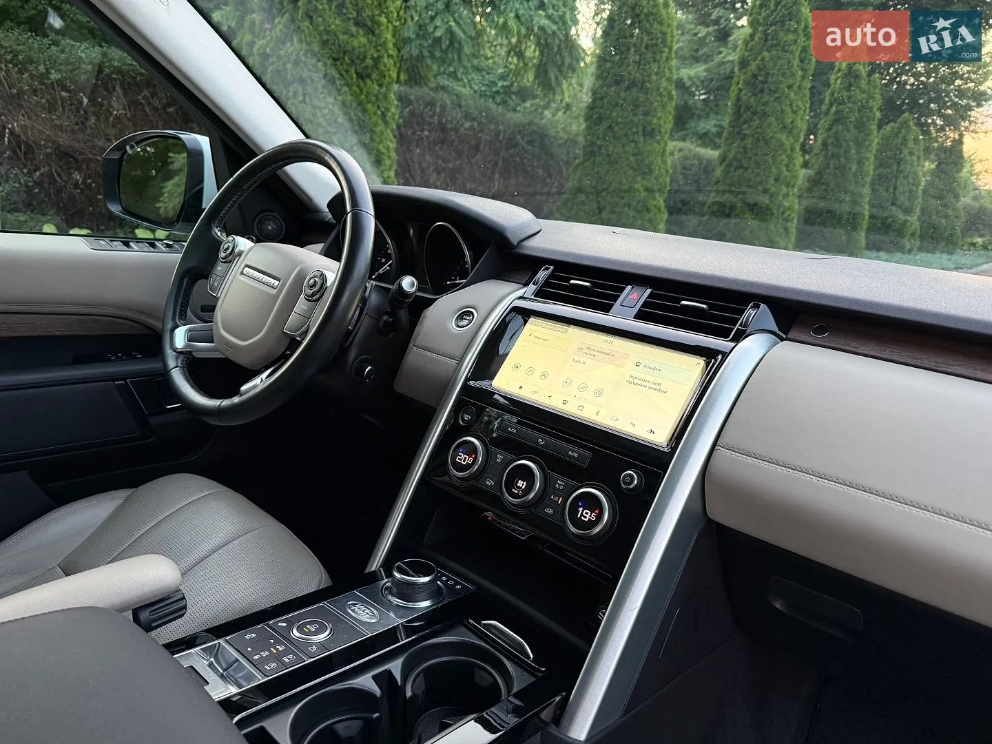 2017 Land Rover Discovery - мініатюра 58