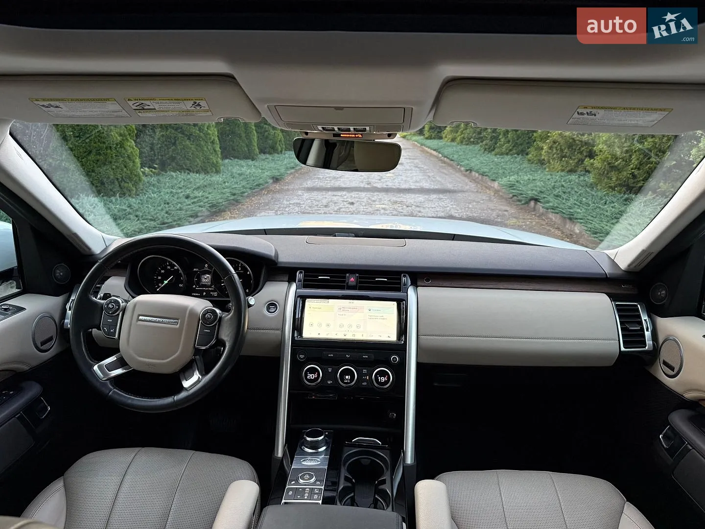 2017 Land Rover Discovery - мініатюра 61
