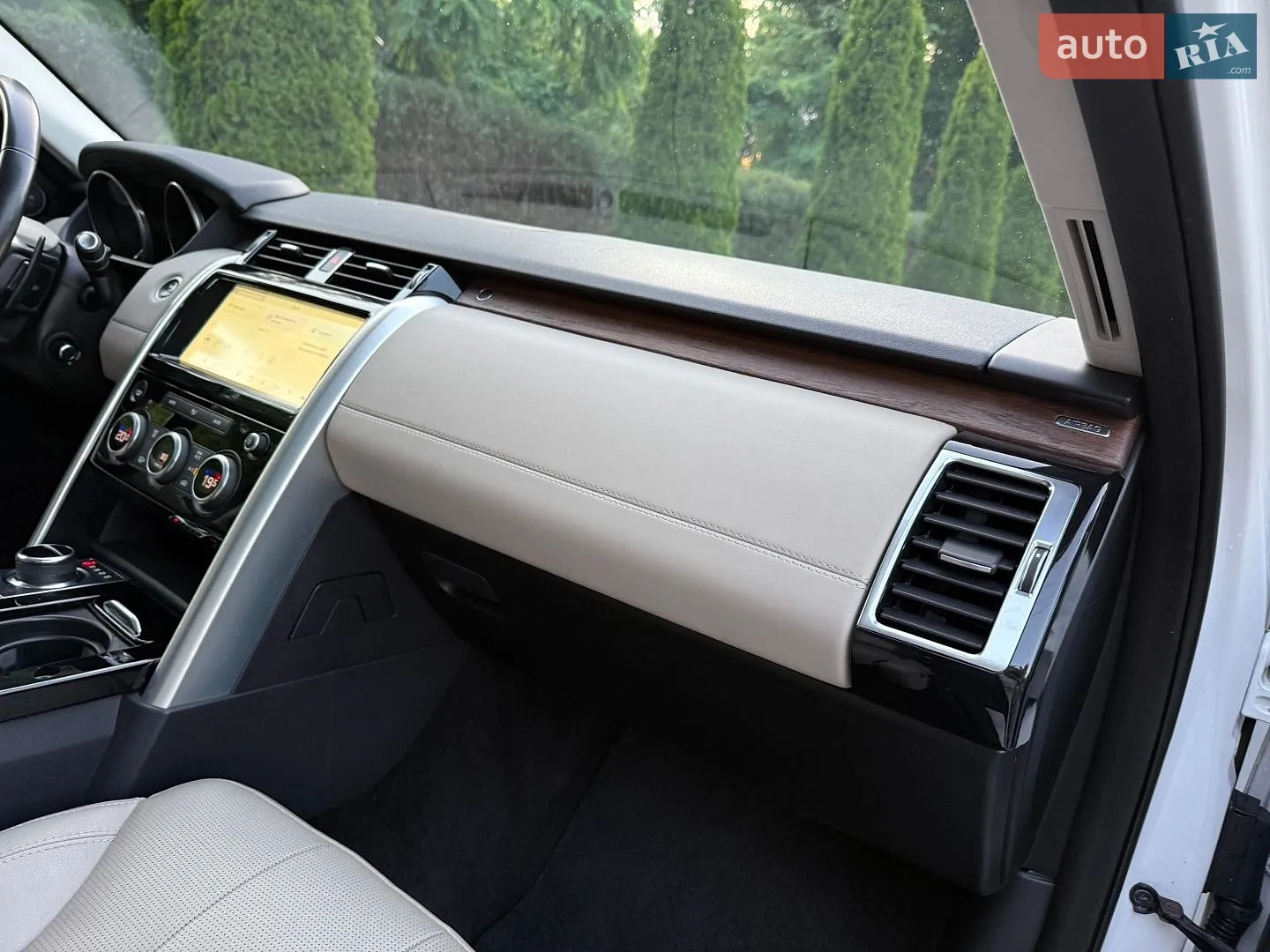 2017 Land Rover Discovery - мініатюра 59