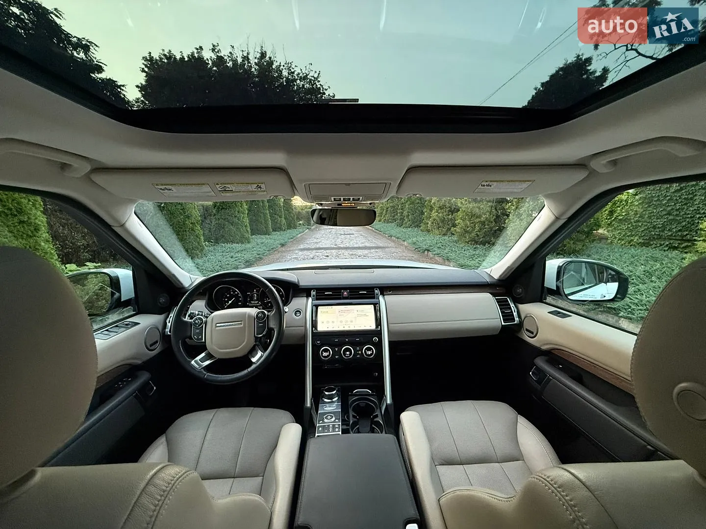 2017 Land Rover Discovery - мініатюра 76