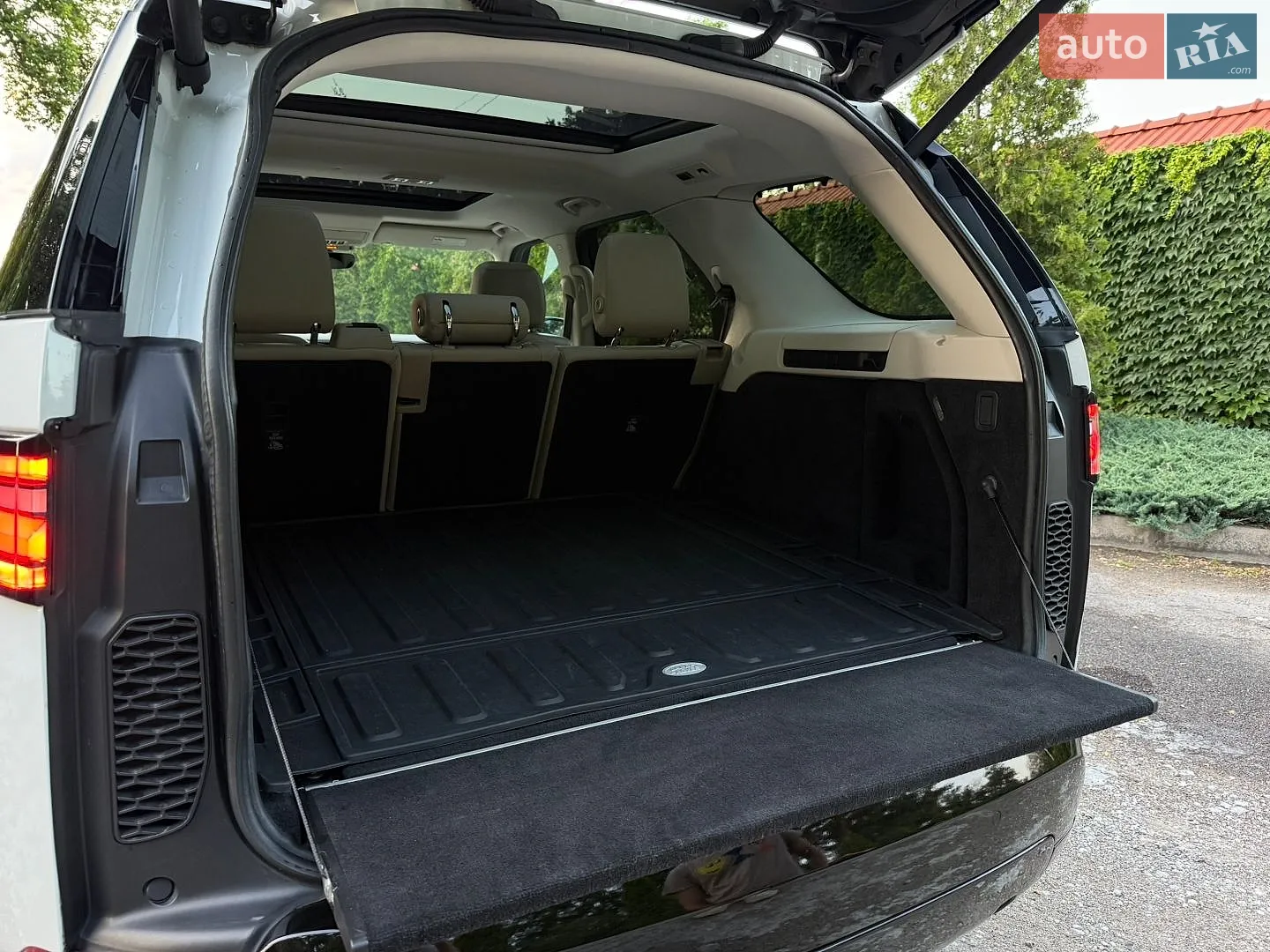 2017 Land Rover Discovery - мініатюра 79