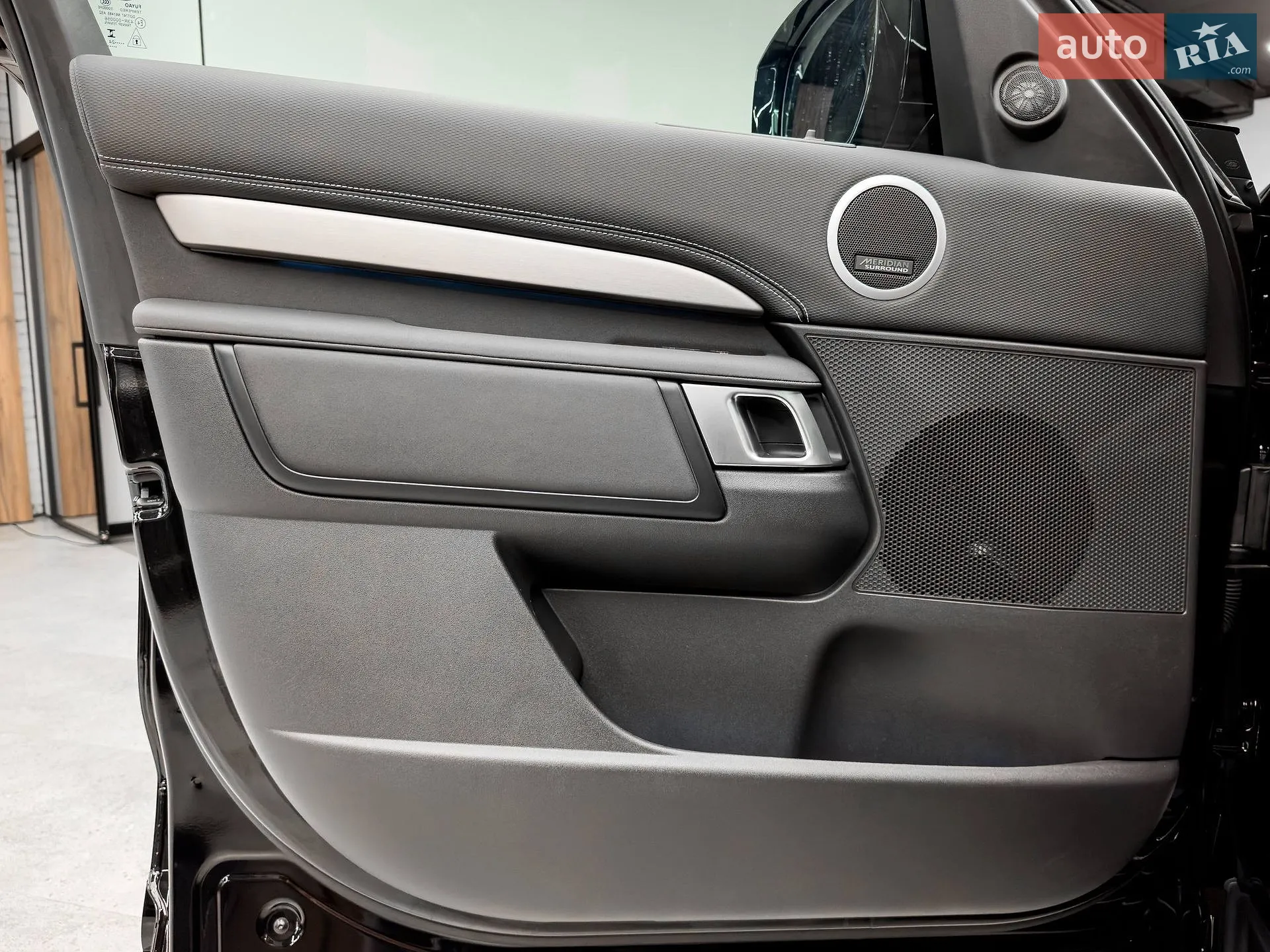 2024 Land Rover Discovery - мініатюра 24