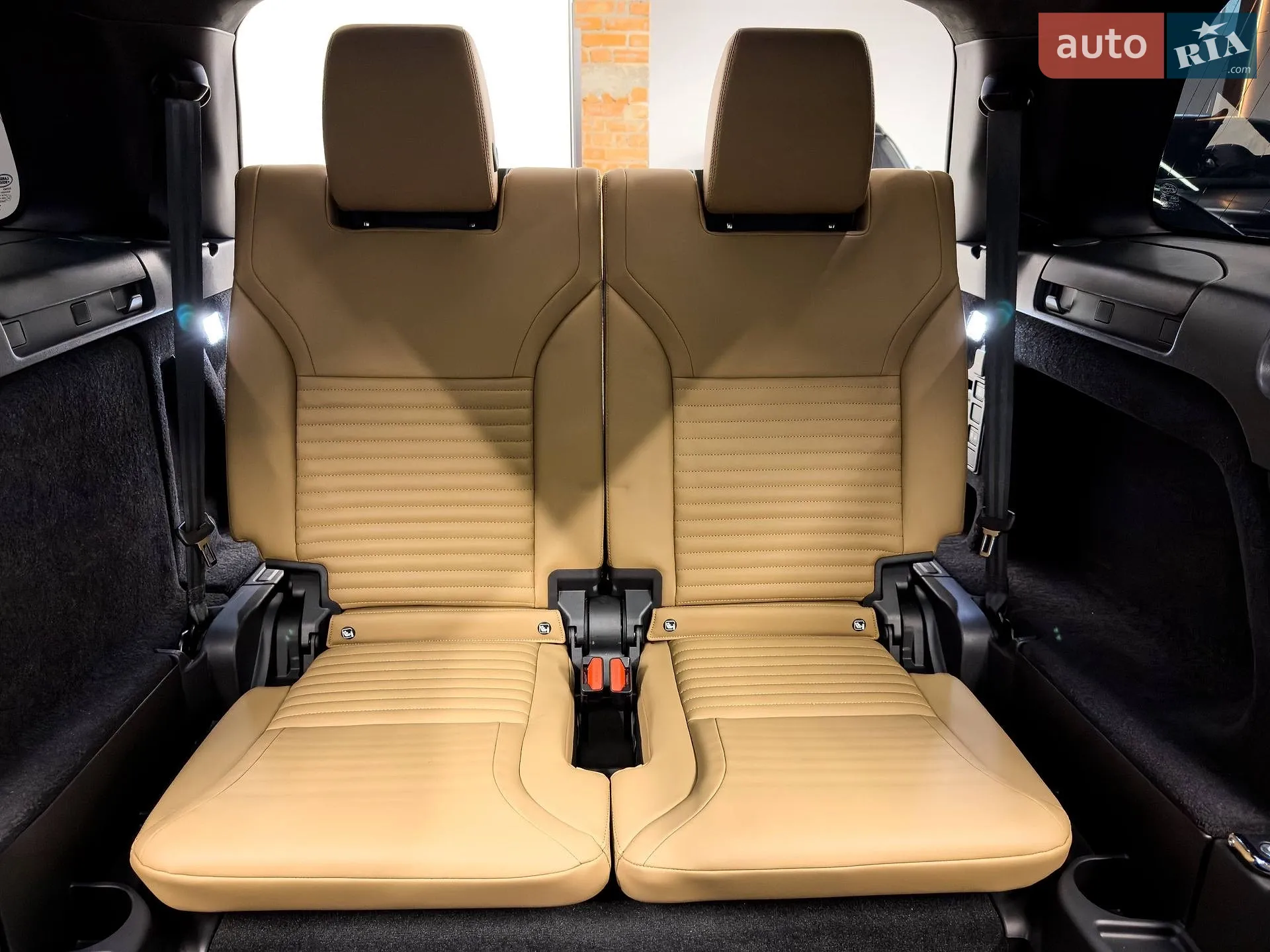 2024 Land Rover Discovery - мініатюра 82