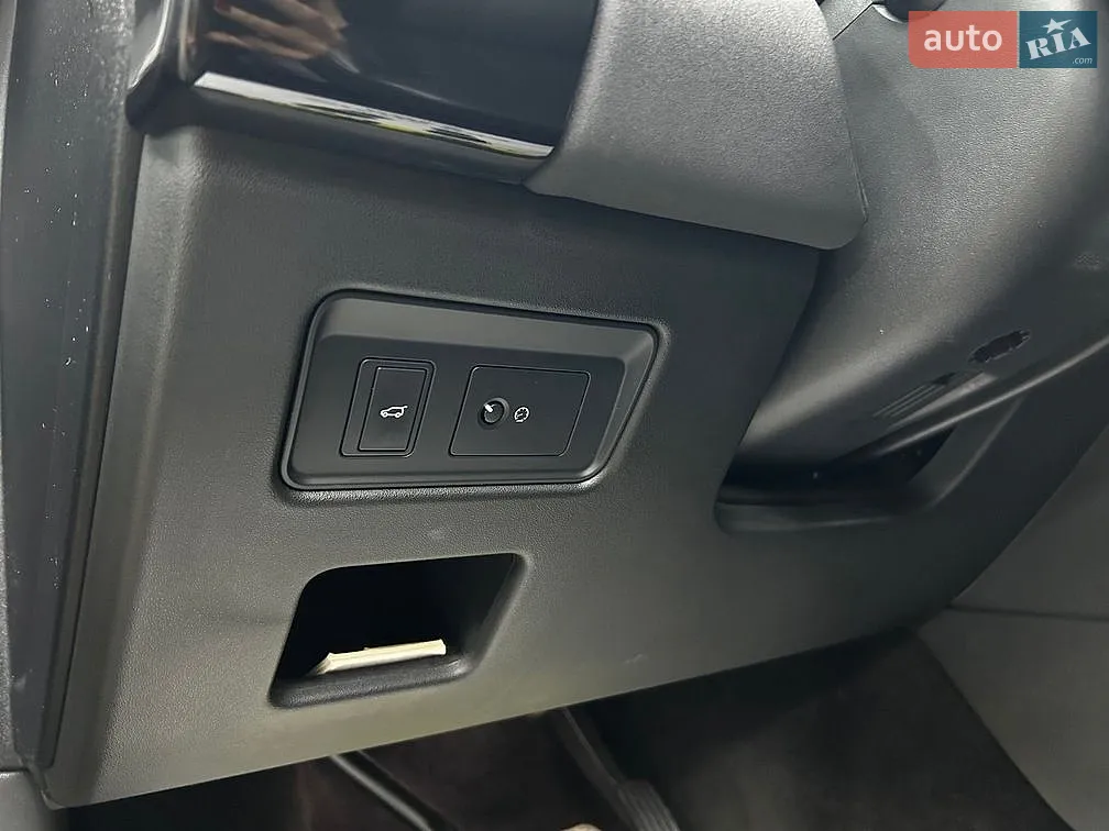 2018 Land Rover Discovery - мініатюра 26