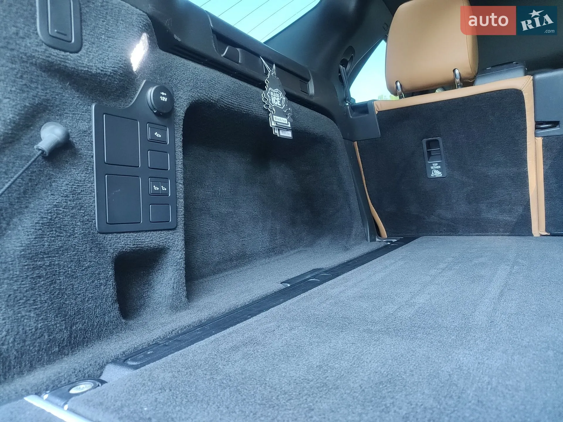 2017 Land Rover Discovery - мініатюра 48