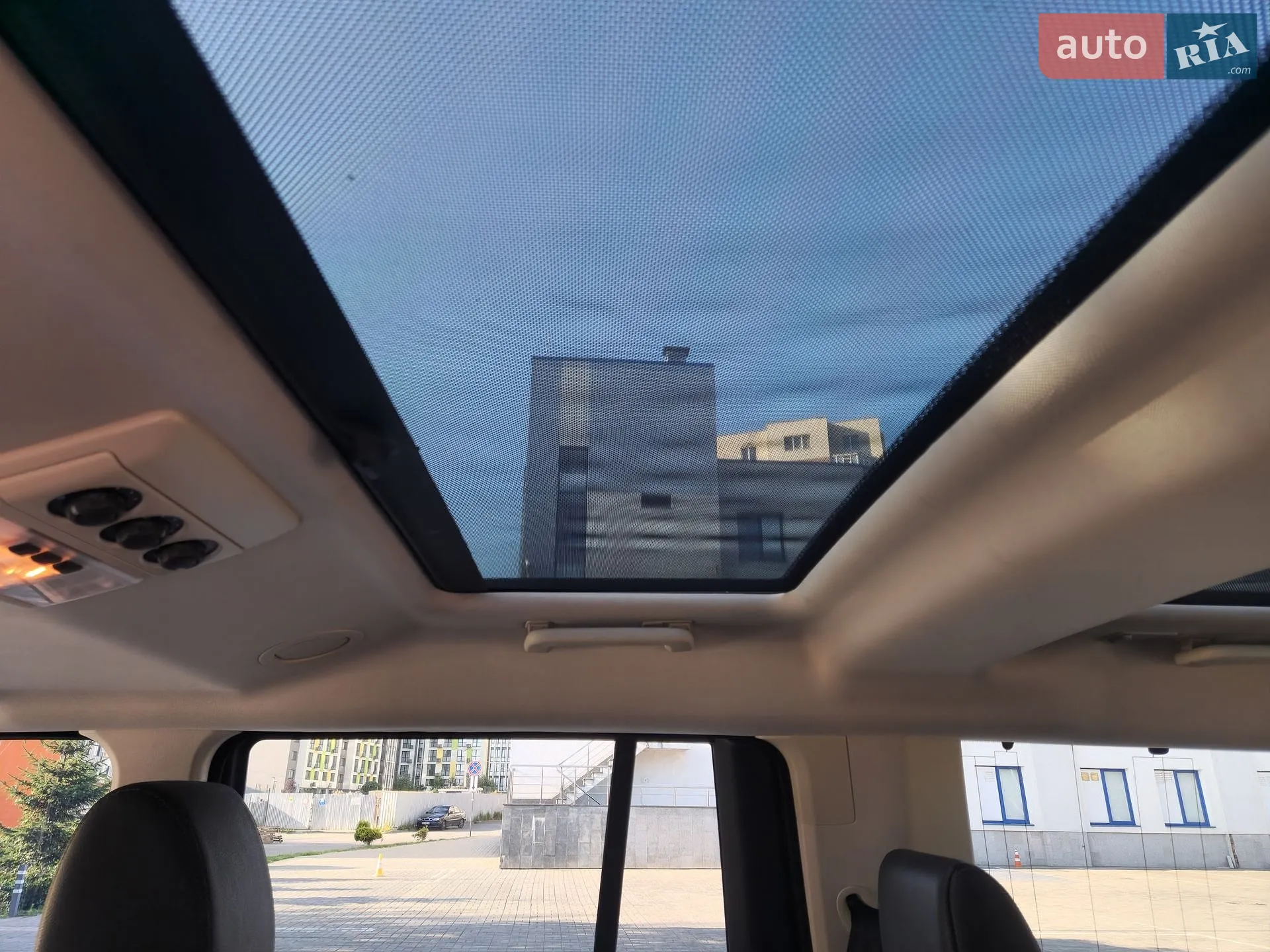 2015 Land Rover Discovery - мініатюра 15