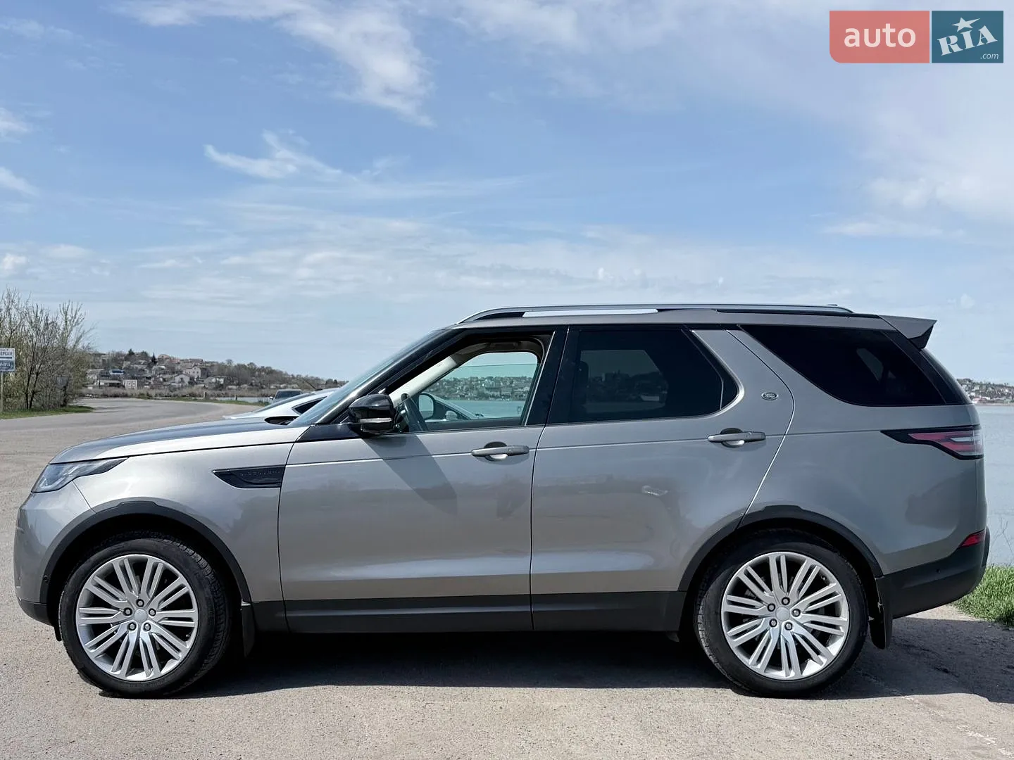 2017 Land Rover Discovery - мініатюра 4