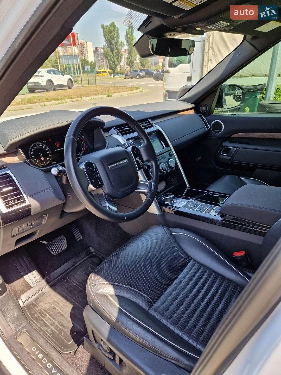 2018 Land Rover Discovery - мініатюра 8