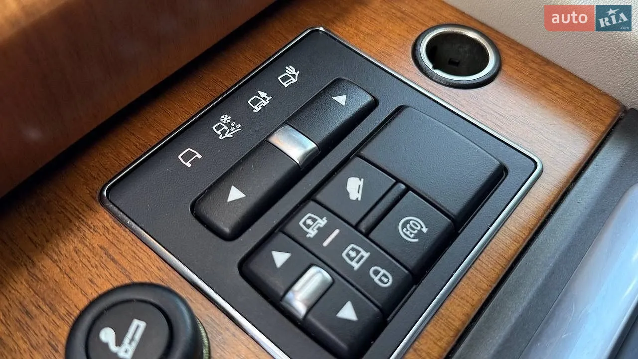 2016 Land Rover Discovery - мініатюра 71
