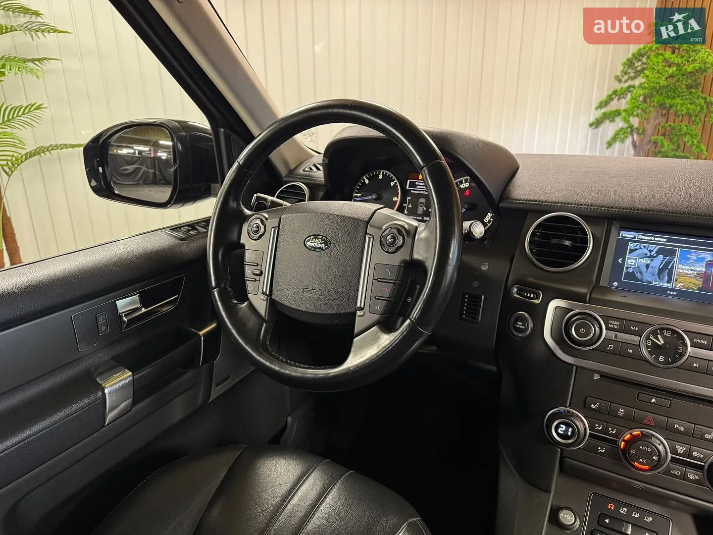 2016 Land Rover Discovery - мініатюра 27