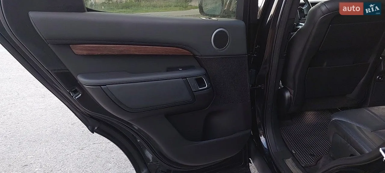 2019 Land Rover Discovery - мініатюра 25