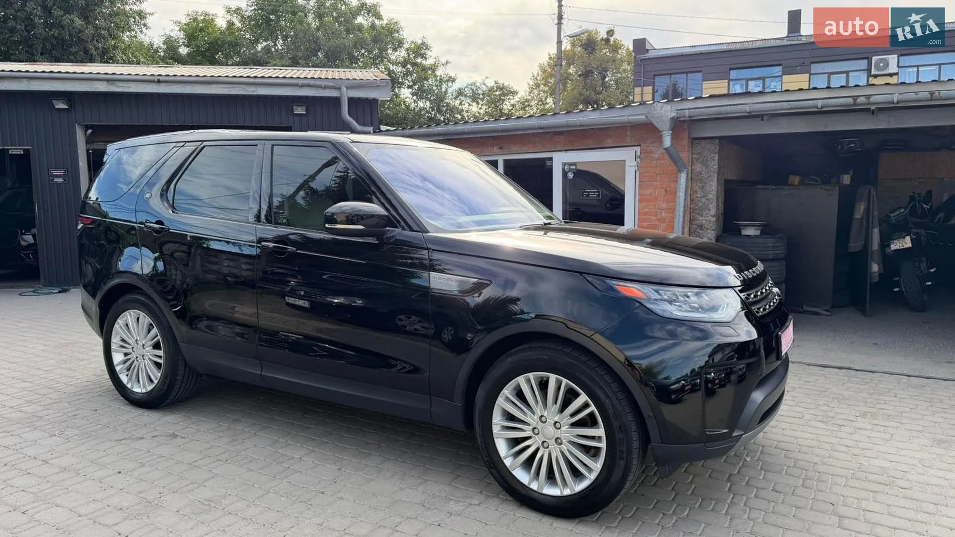2020 Land Rover Discovery - мініатюра 21