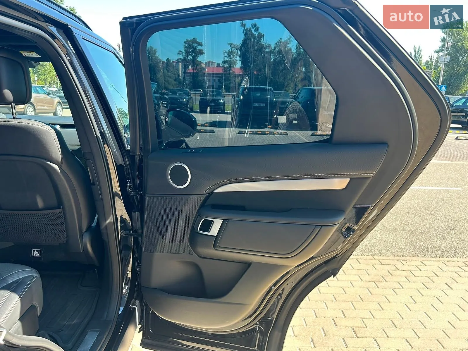 2023 Land Rover Discovery - мініатюра 32