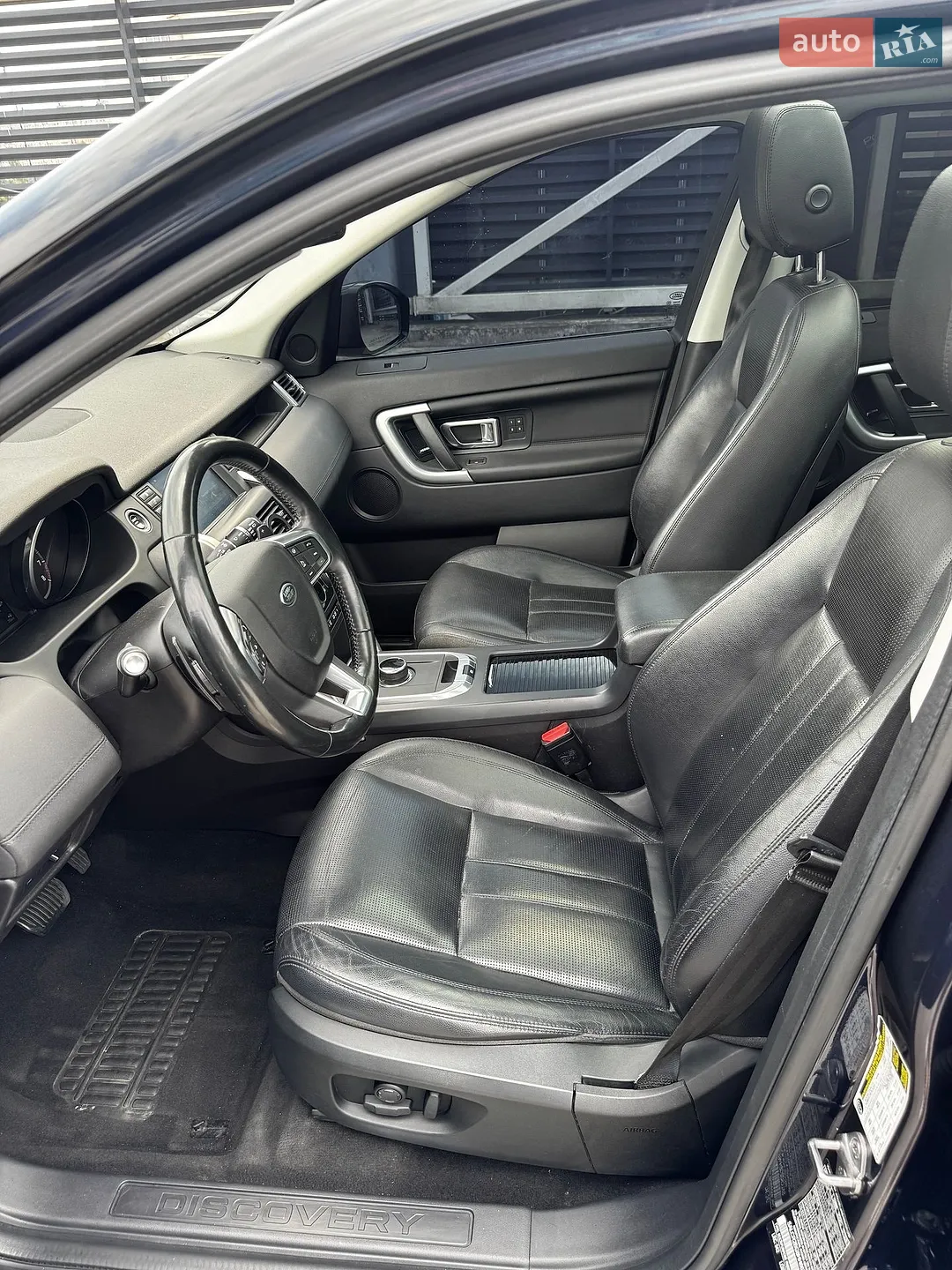 2016 Land Rover Discovery - мініатюра 21