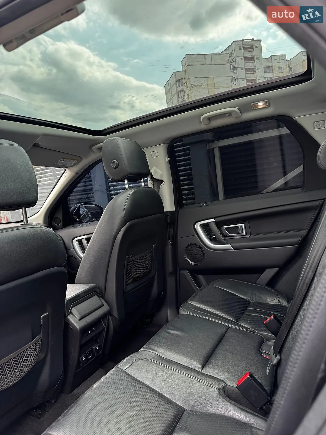 2016 Land Rover Discovery - мініатюра 32