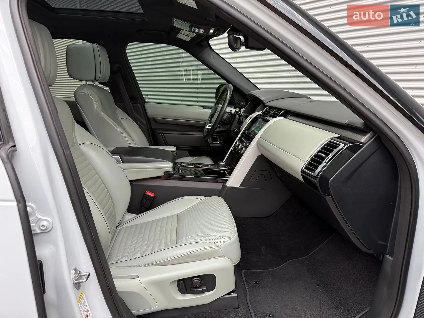 2019 Land Rover Discovery - мініатюра 42