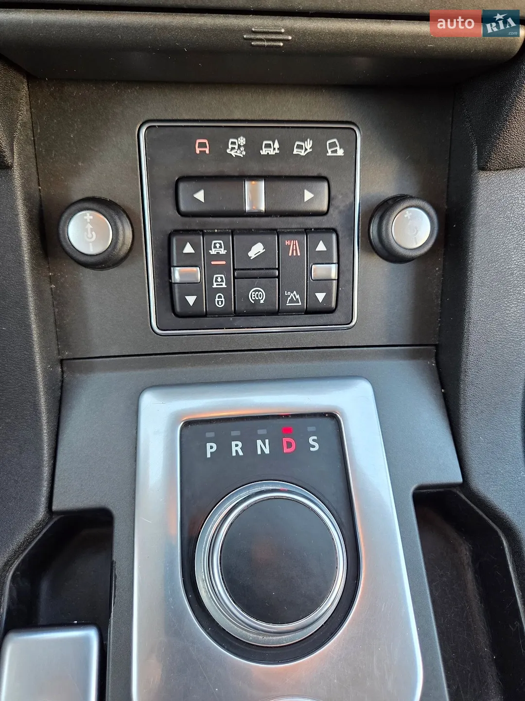2016 Land Rover Discovery - мініатюра 36