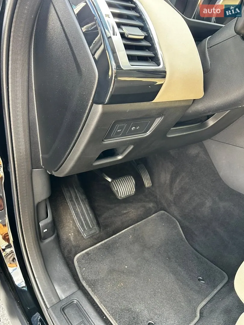 2019 Land Rover Discovery - мініатюра 34