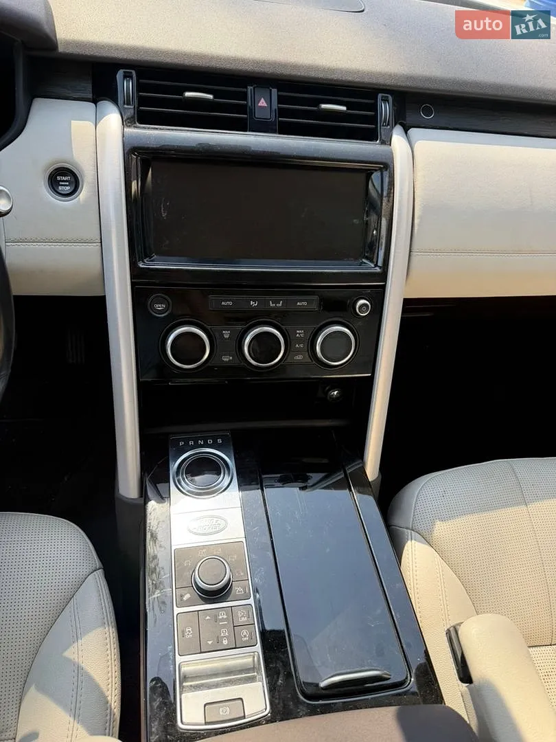 2017 Land Rover Discovery - мініатюра 12