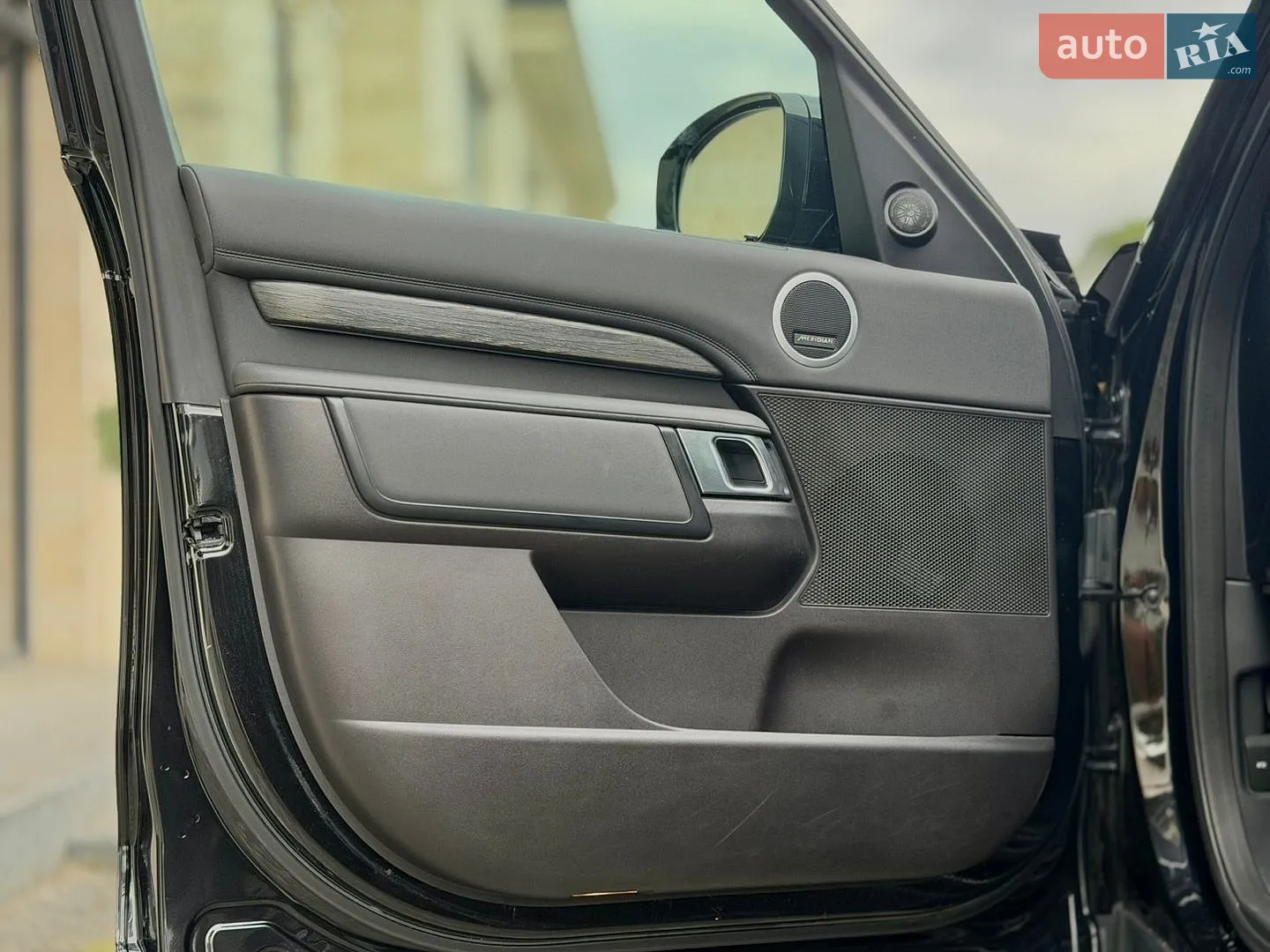 2017 Land Rover Discovery - мініатюра 49