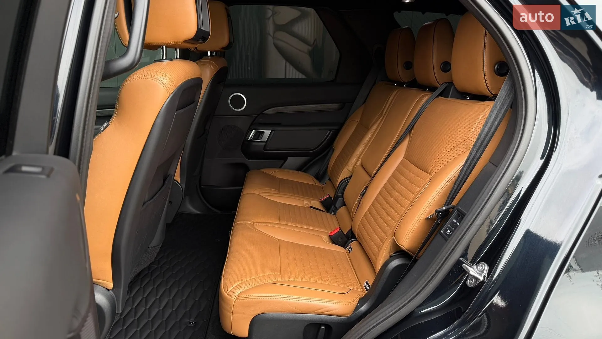 2018 Land Rover Discovery - мініатюра 32